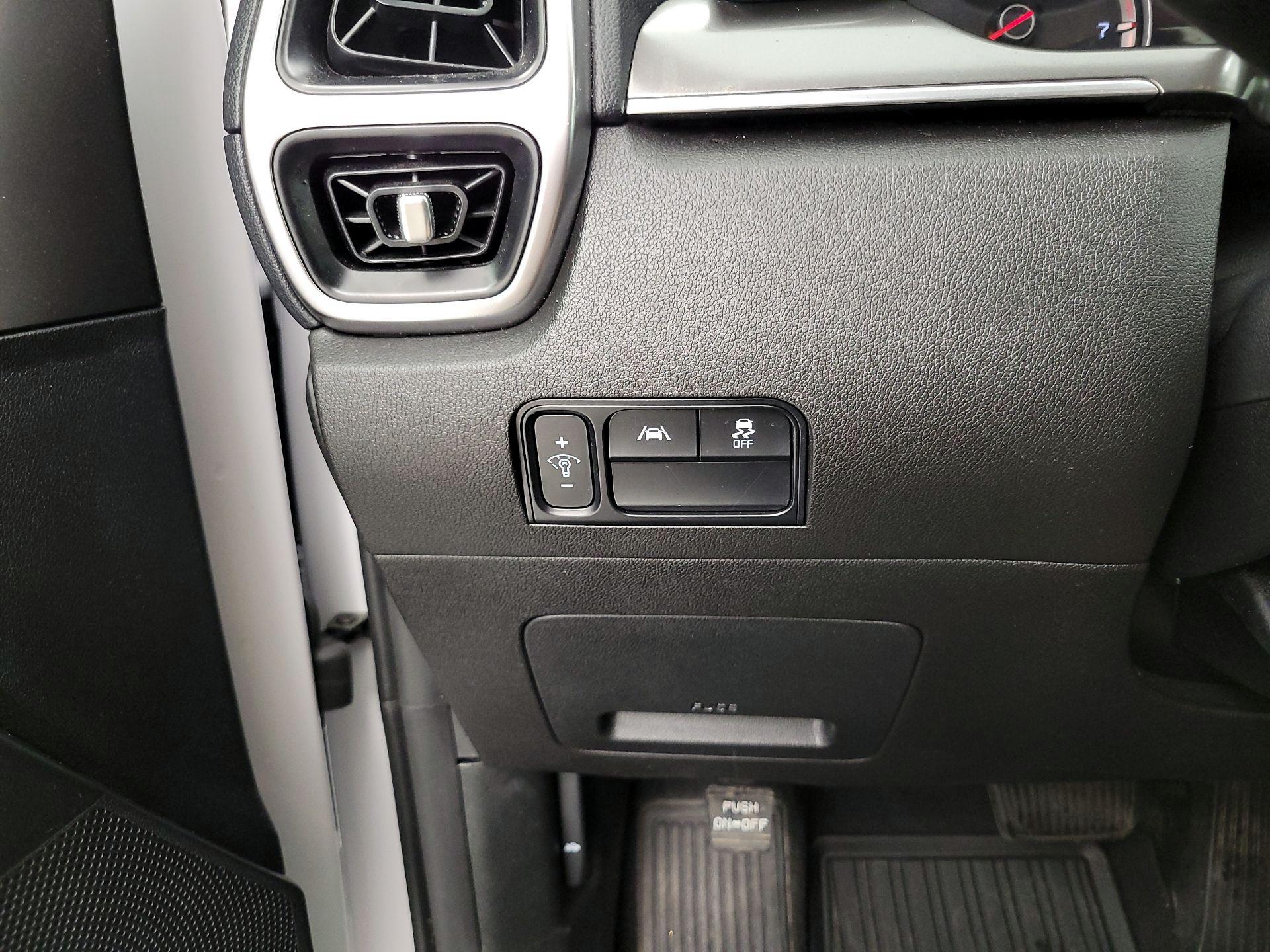 Thumbnail: 2022 Kia Sorento - 13