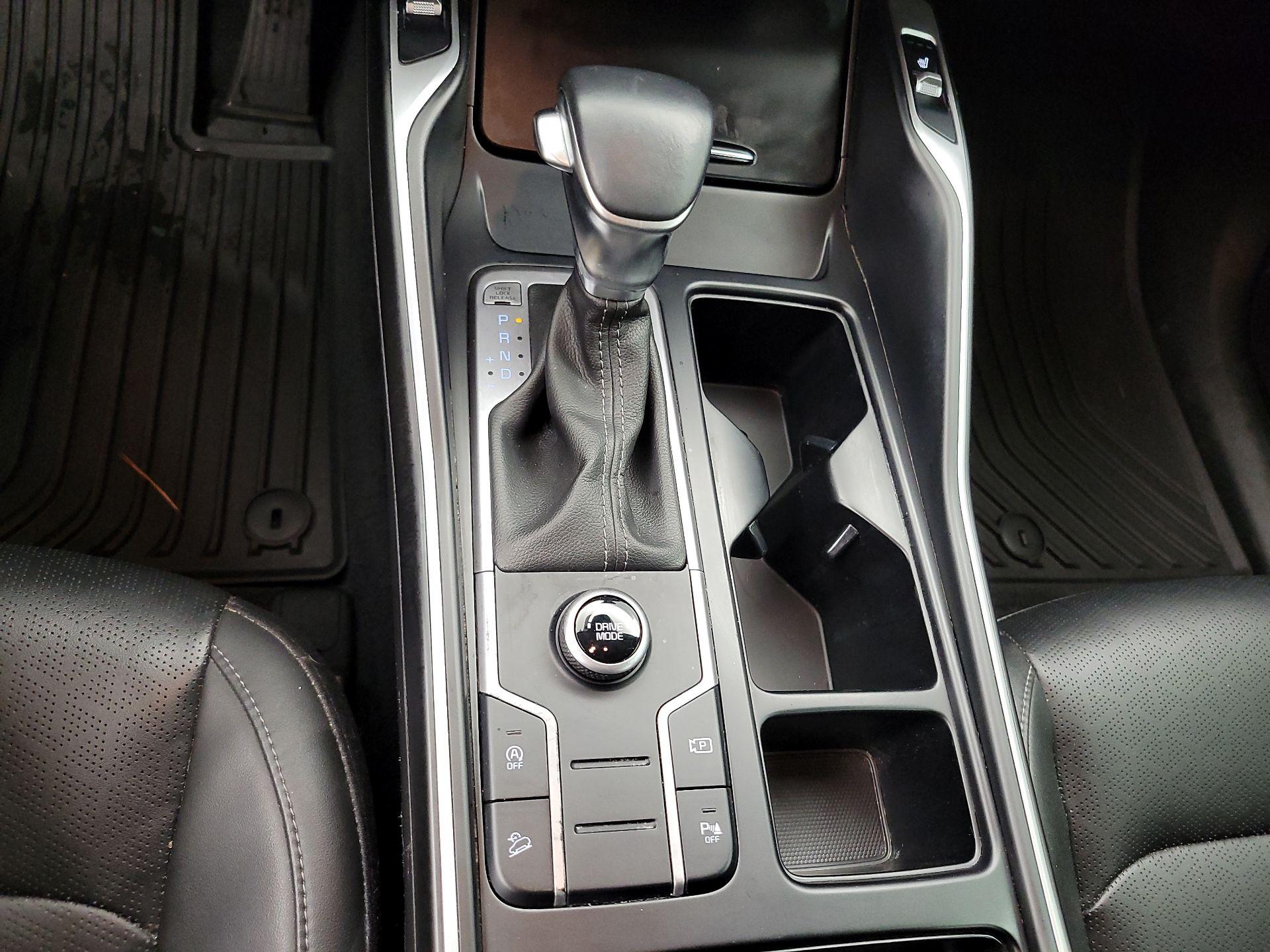 Thumbnail: 2022 Kia Sorento - 18