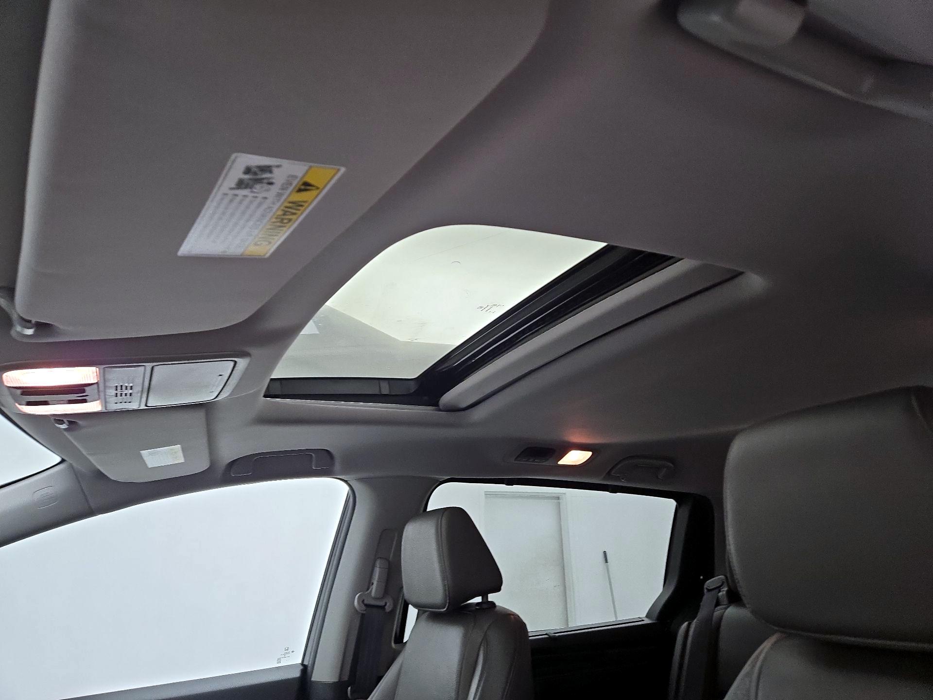 Thumbnail: 2018 Honda Odyssey - 19