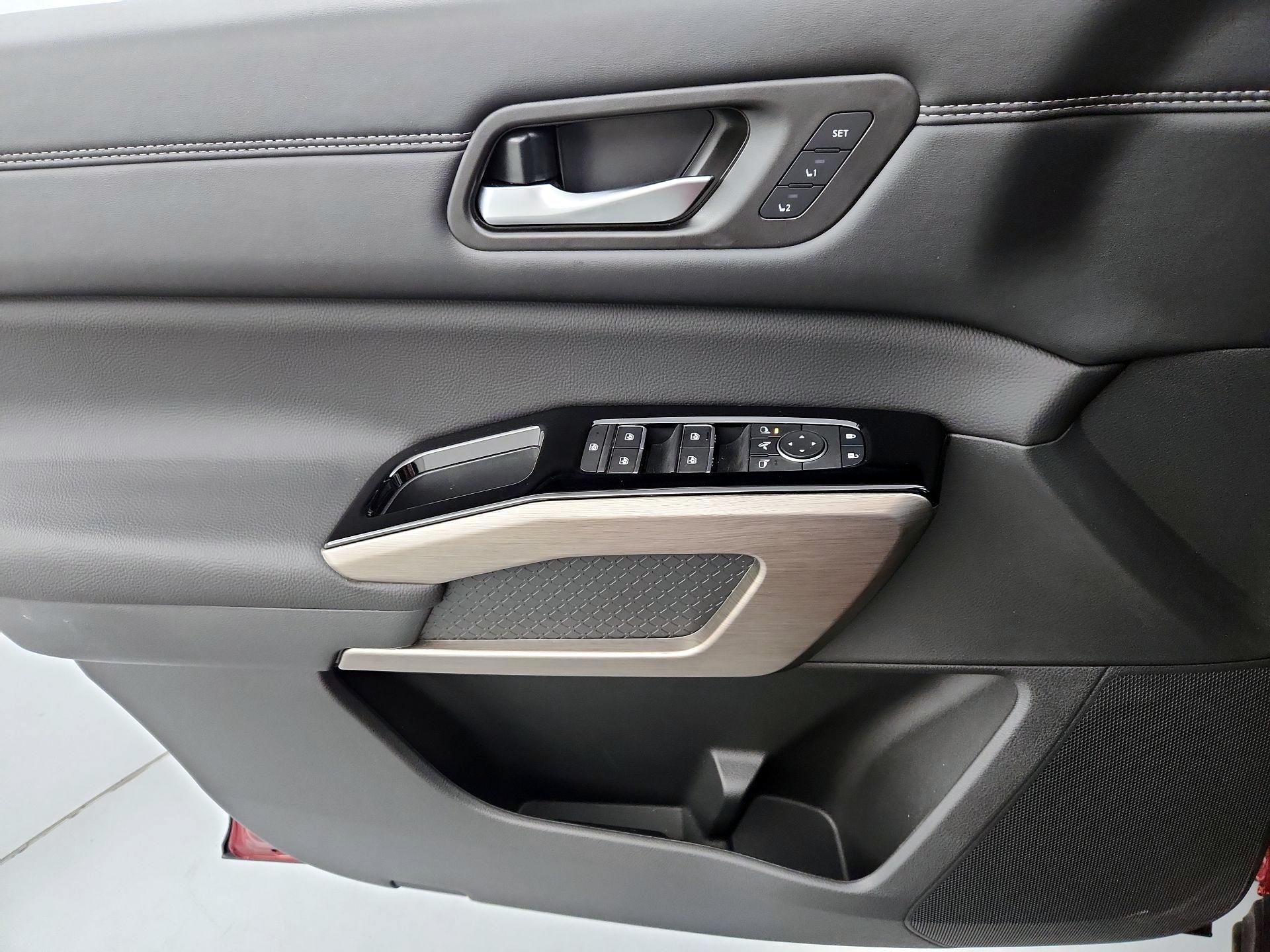 Thumbnail: 2025 Nissan Pathfinder - 12