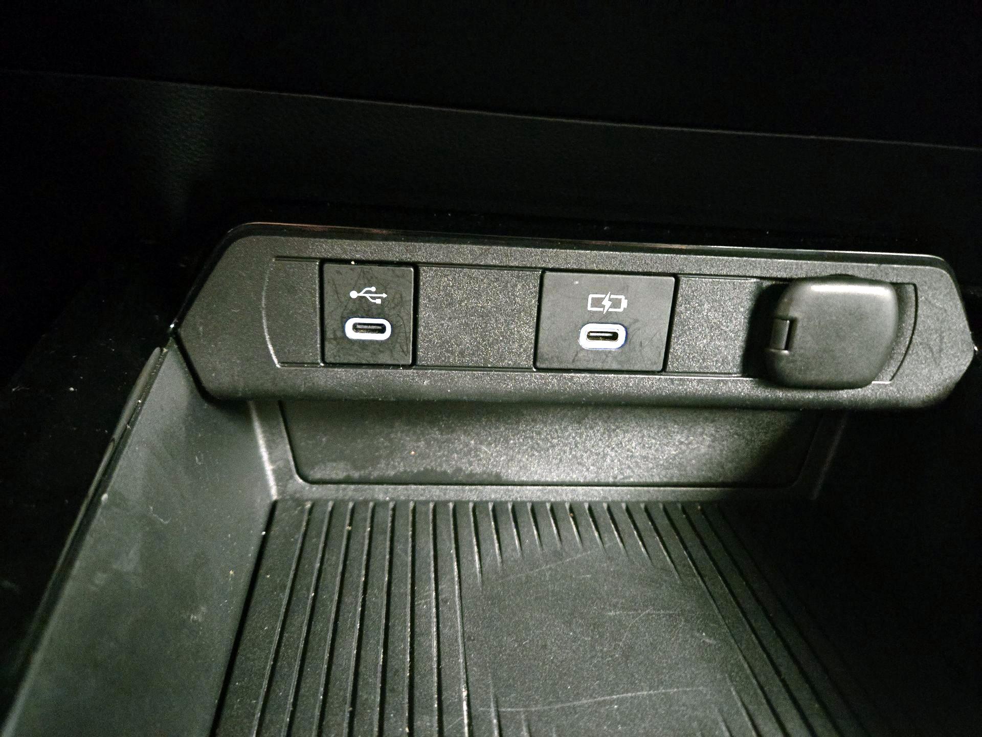 Thumbnail: 2024 Toyota Prius - 18