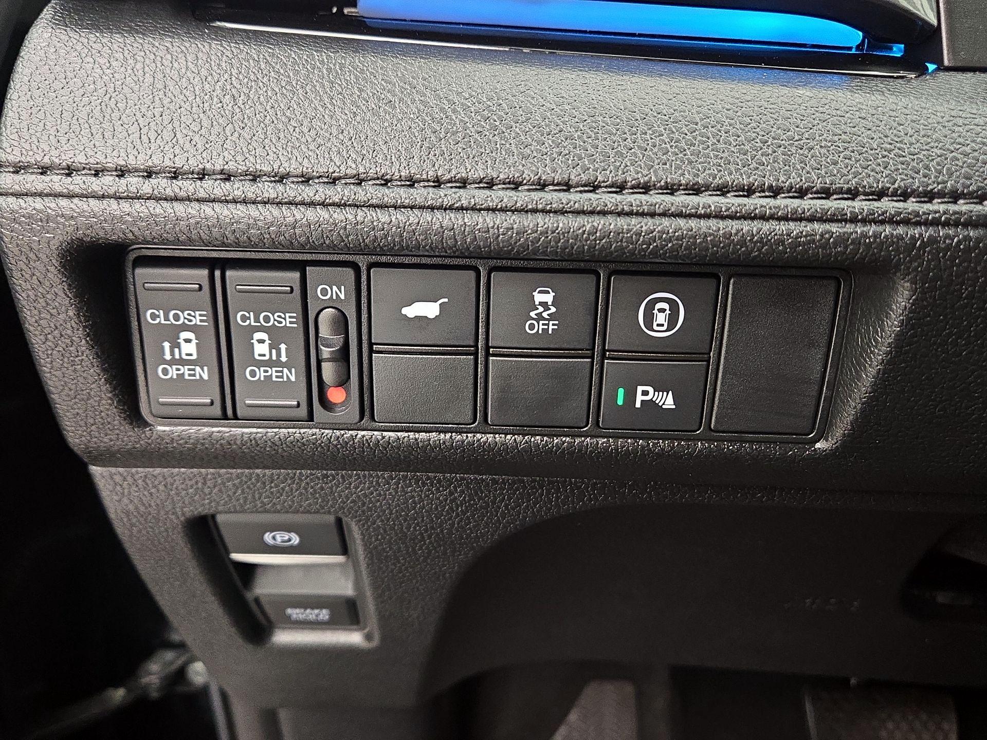 Thumbnail: 2023 Honda Odyssey - 13