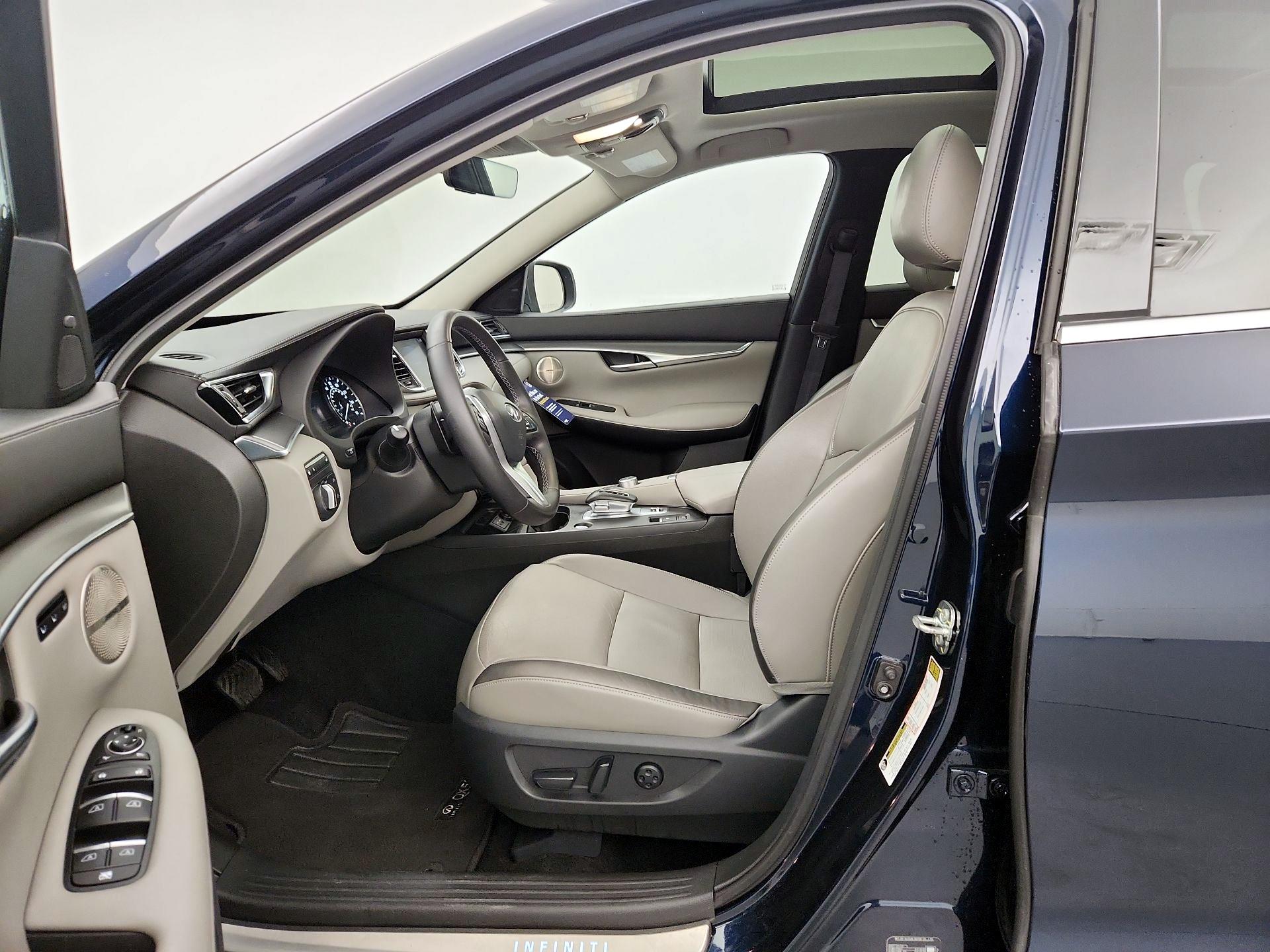 Thumbnail: 2023 INFINITI QX50 - 11