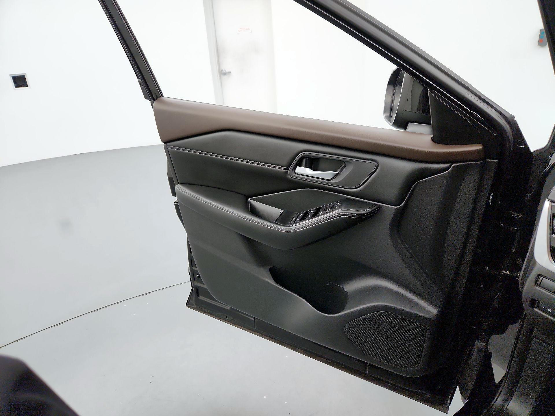 Thumbnail: 2023 Nissan Rogue - 12