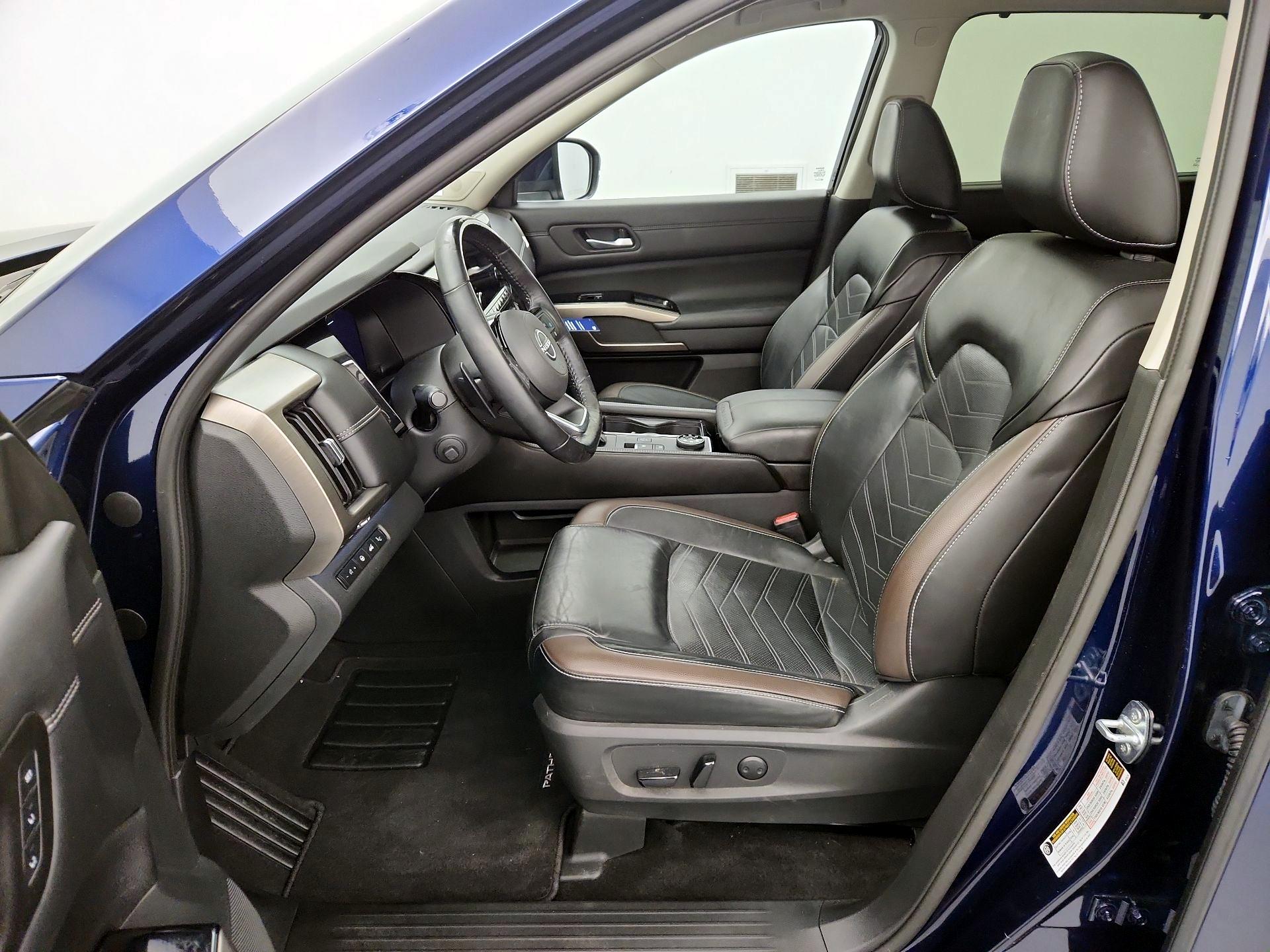 Thumbnail: 2023 Nissan Pathfinder - 11