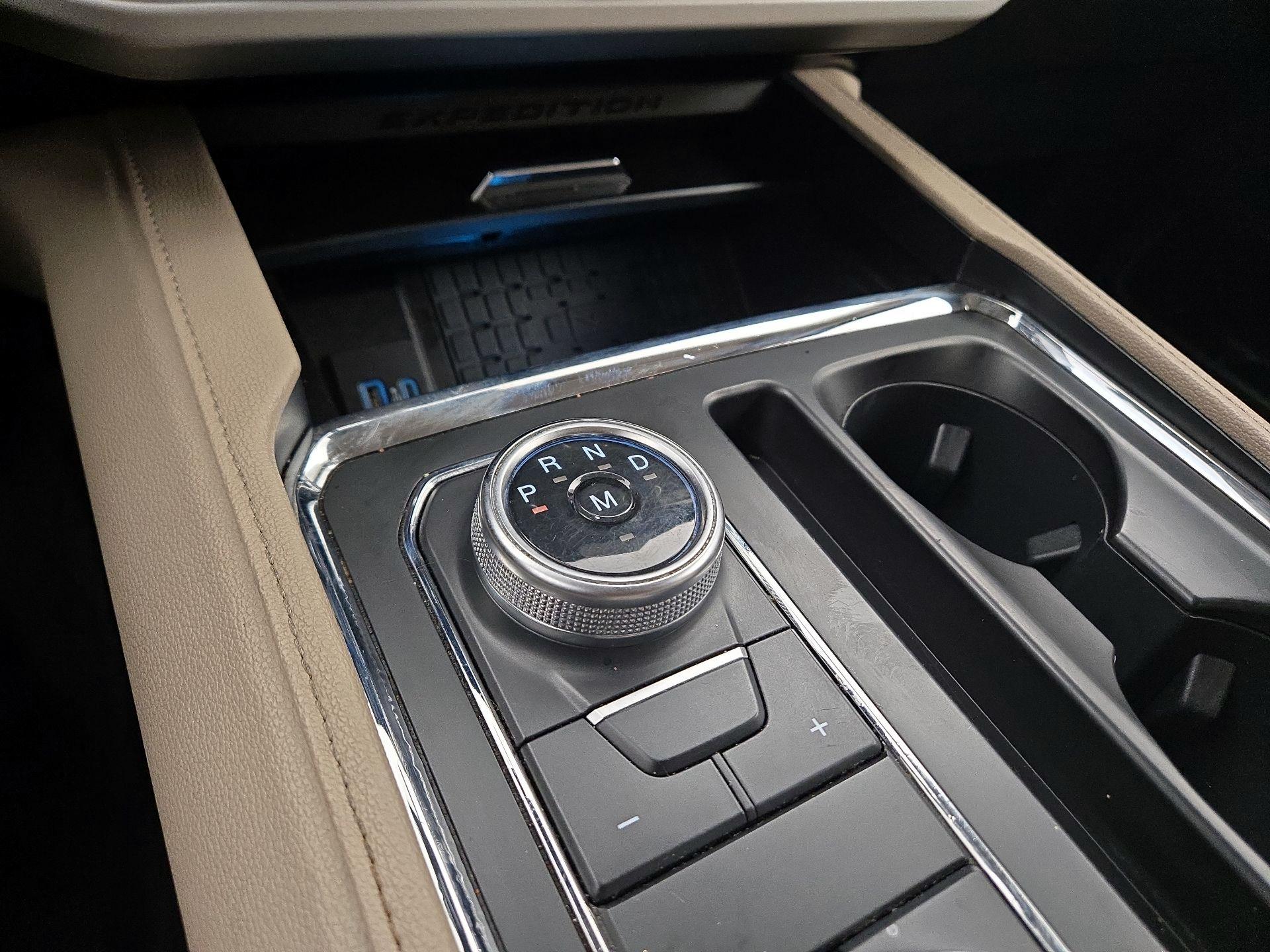 Thumbnail: 2023 Ford Expedition MAX - 17