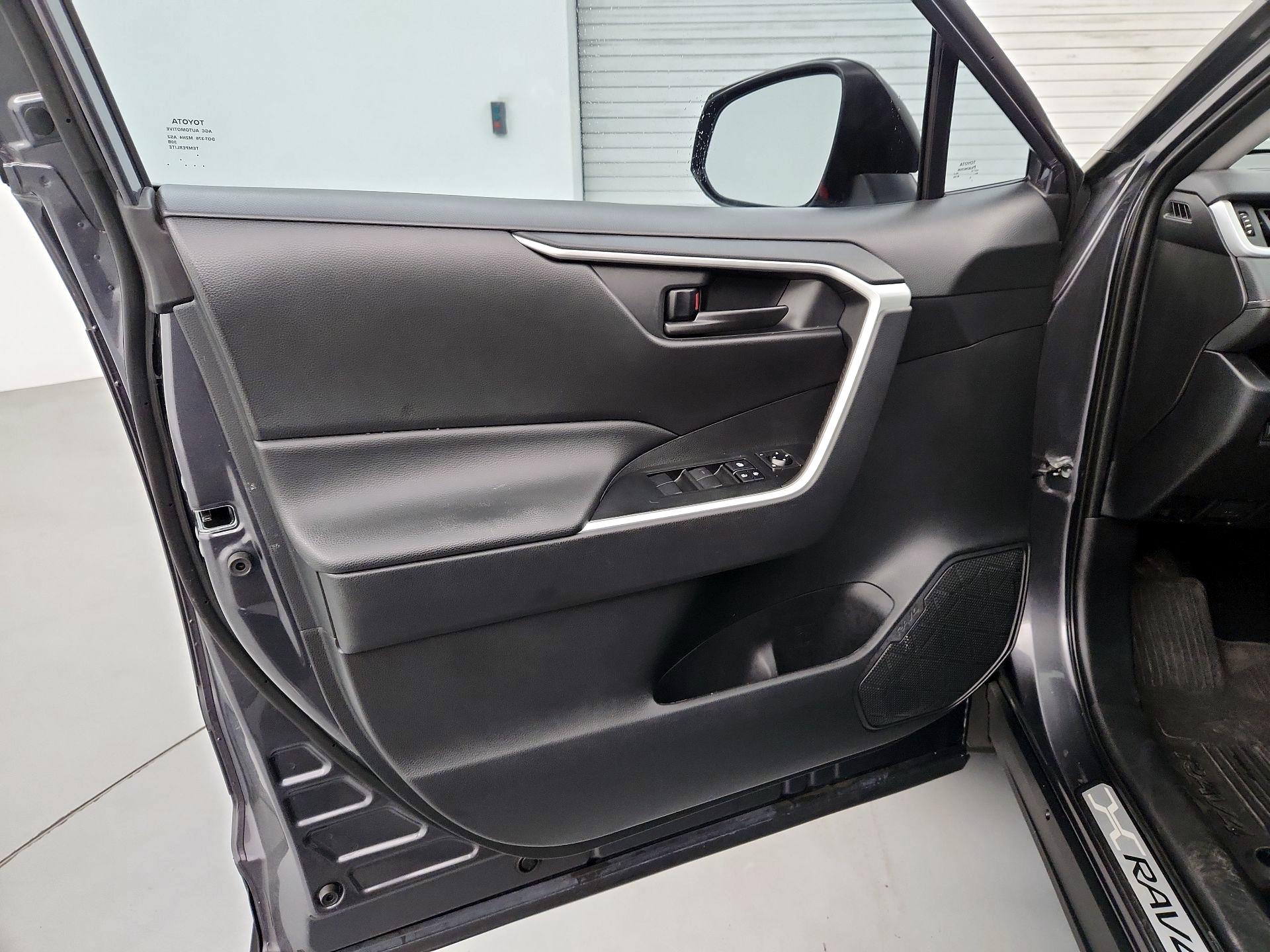 Thumbnail: 2021 Toyota RAV4 - 12