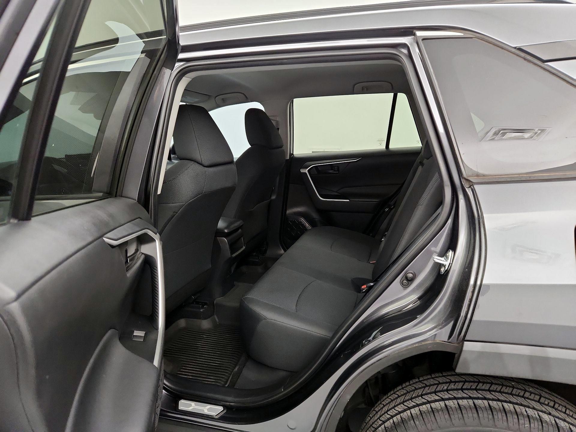 Thumbnail: 2021 Toyota RAV4 - 19