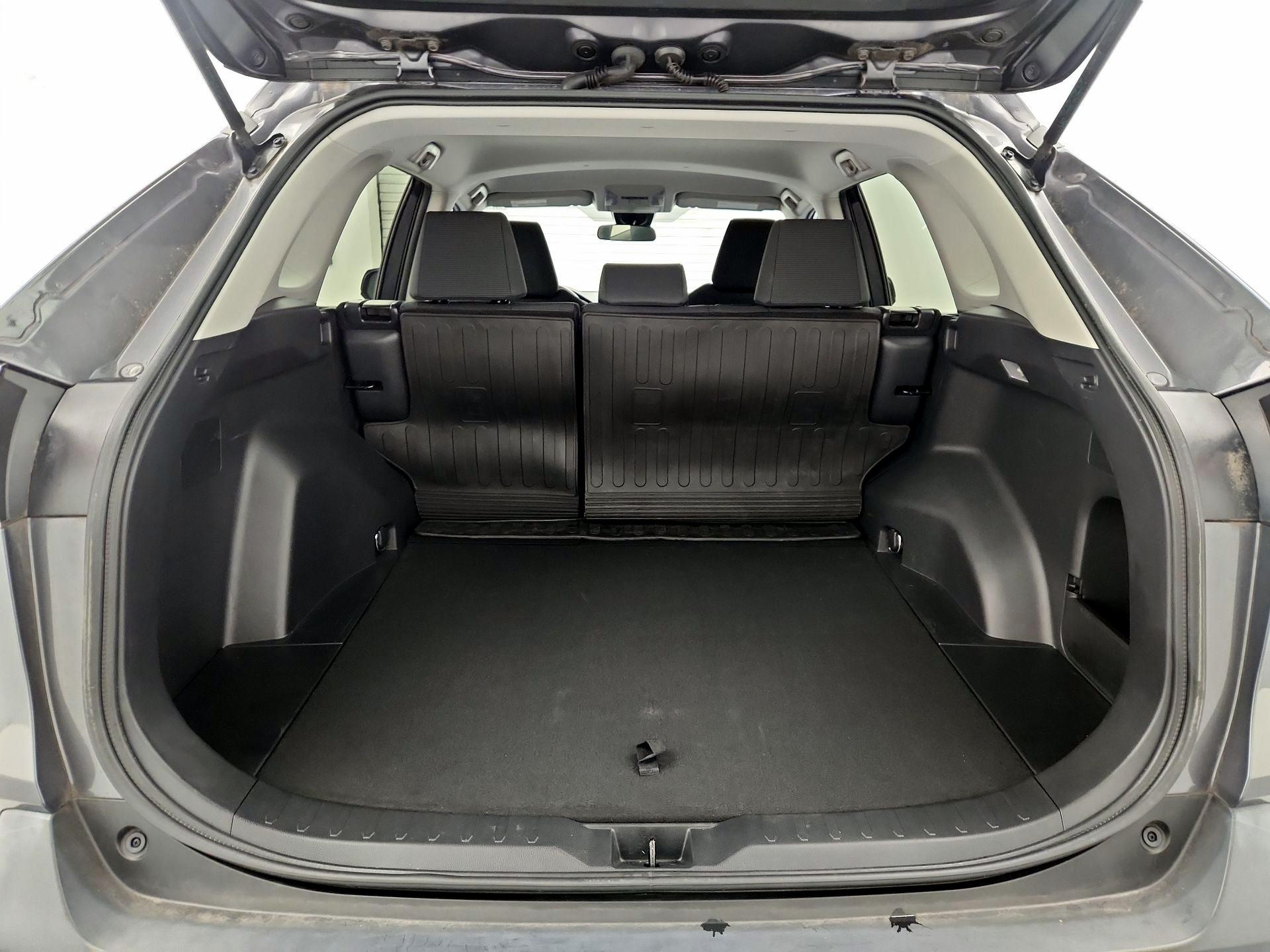 Thumbnail: 2021 Toyota RAV4 - 20