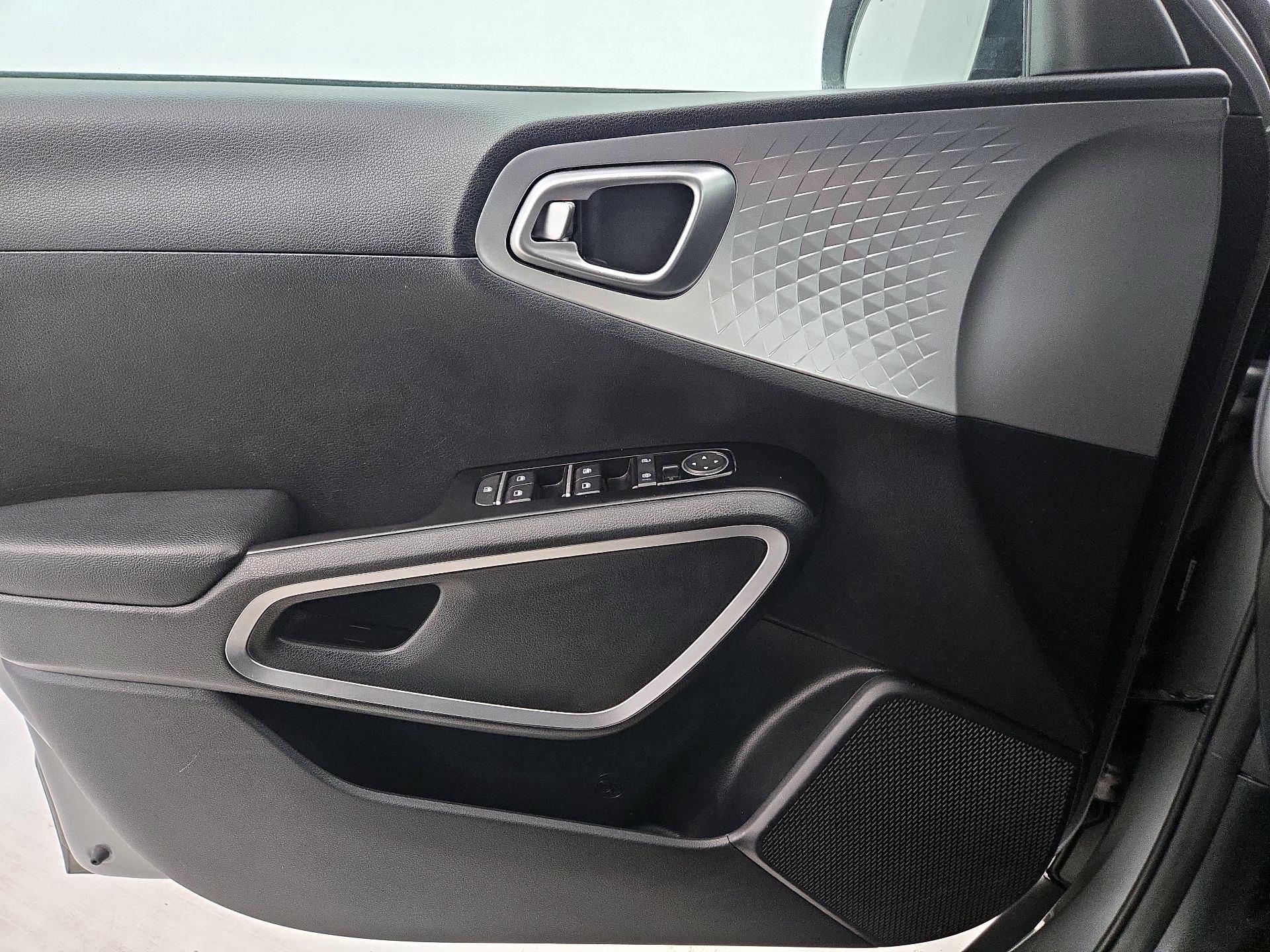 Thumbnail: 2023 Kia Soul - 12