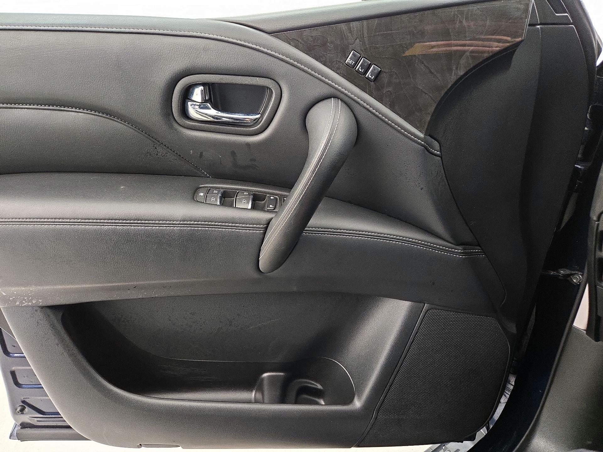 Thumbnail: 2024 INFINITI QX80 - 12