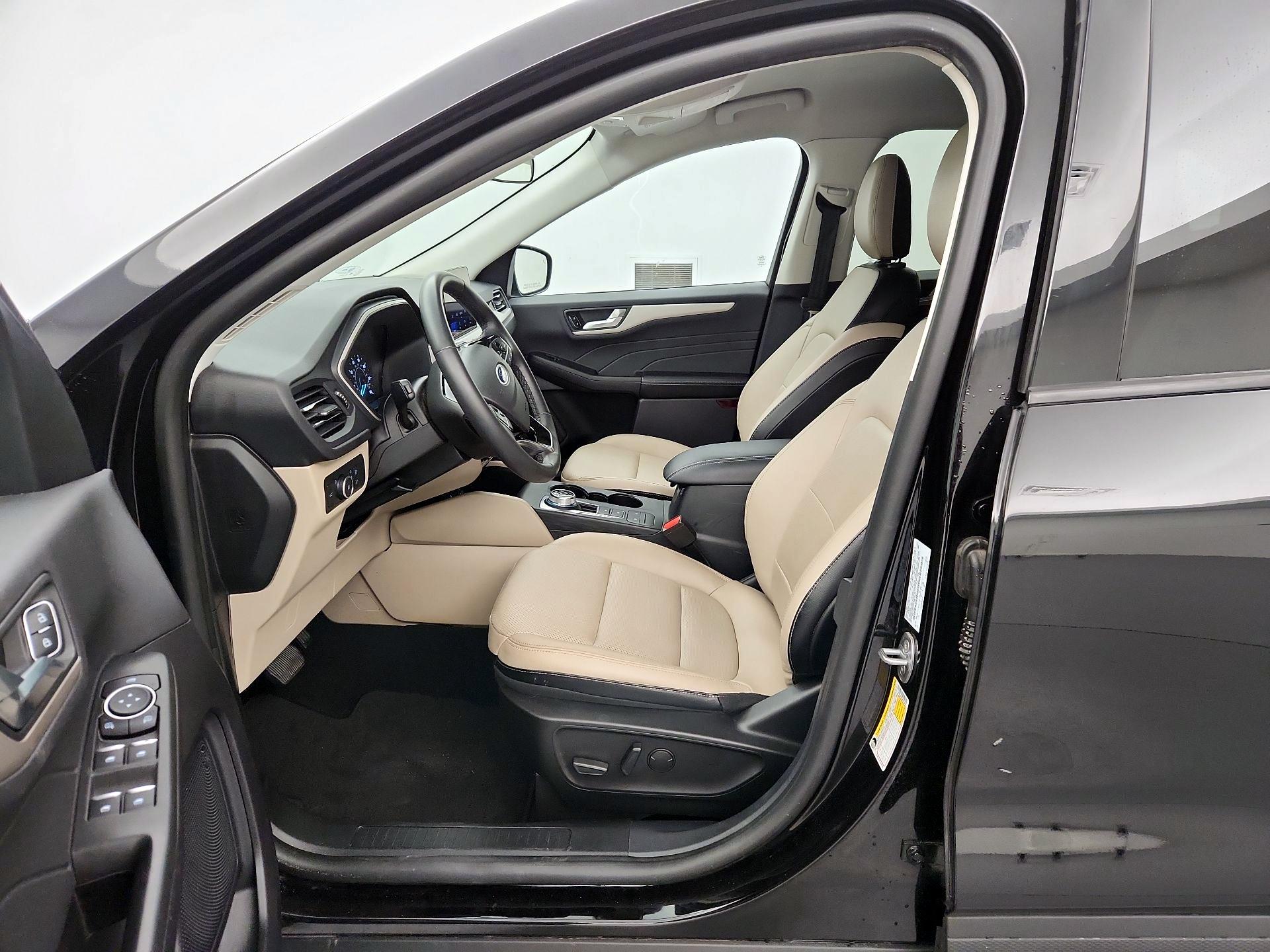 Thumbnail: 2022 Ford Escape - 11