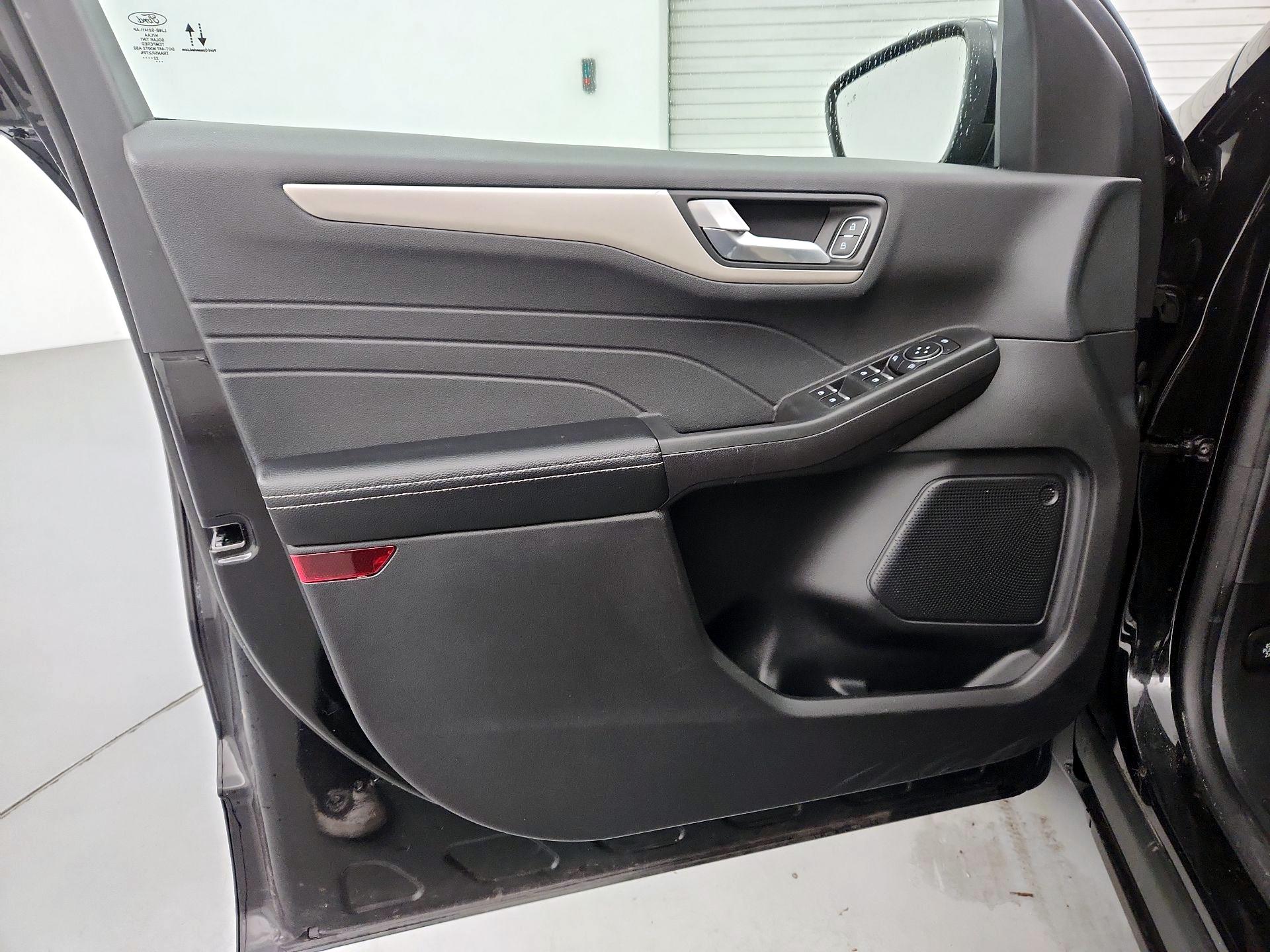 Thumbnail: 2022 Ford Escape - 12