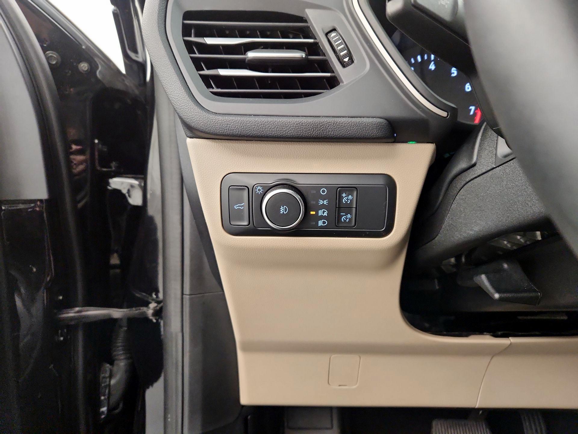 Thumbnail: 2022 Ford Escape - 13