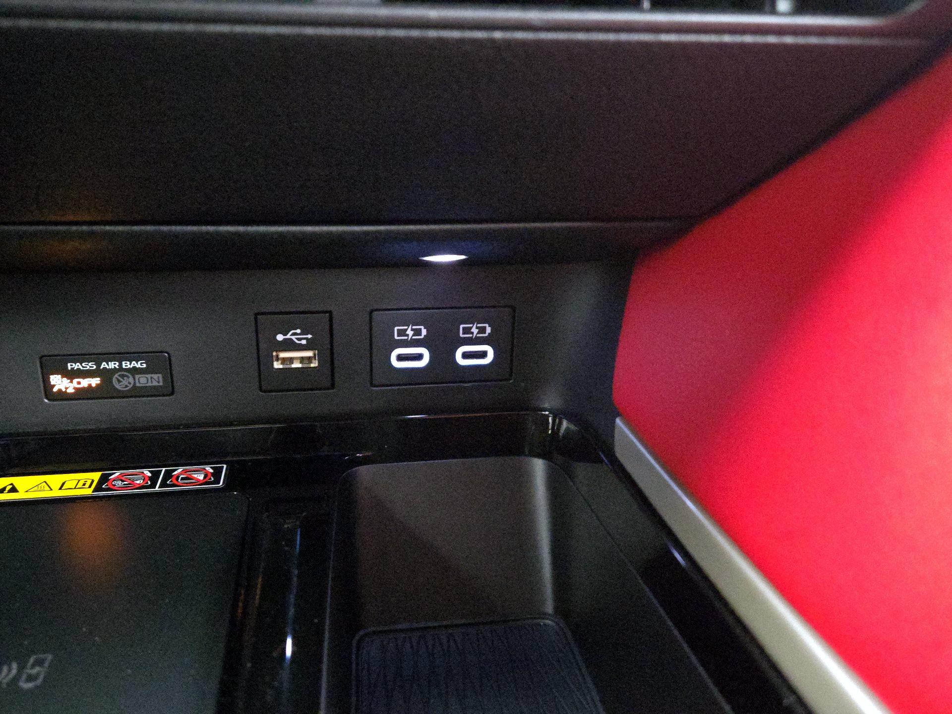 Thumbnail: 2025 Toyota Camry - 18