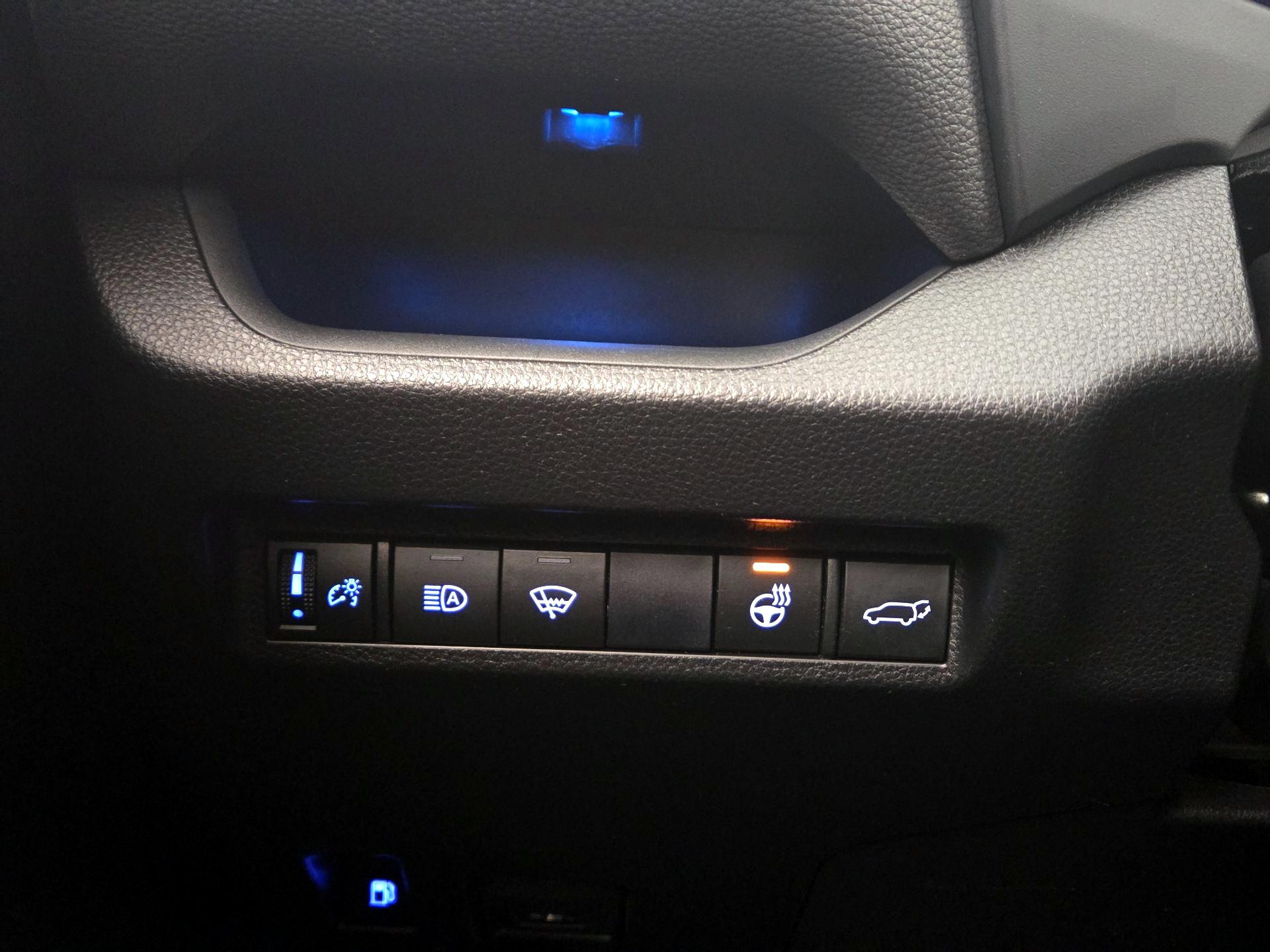 Thumbnail: 2020 Toyota RAV4 - 13