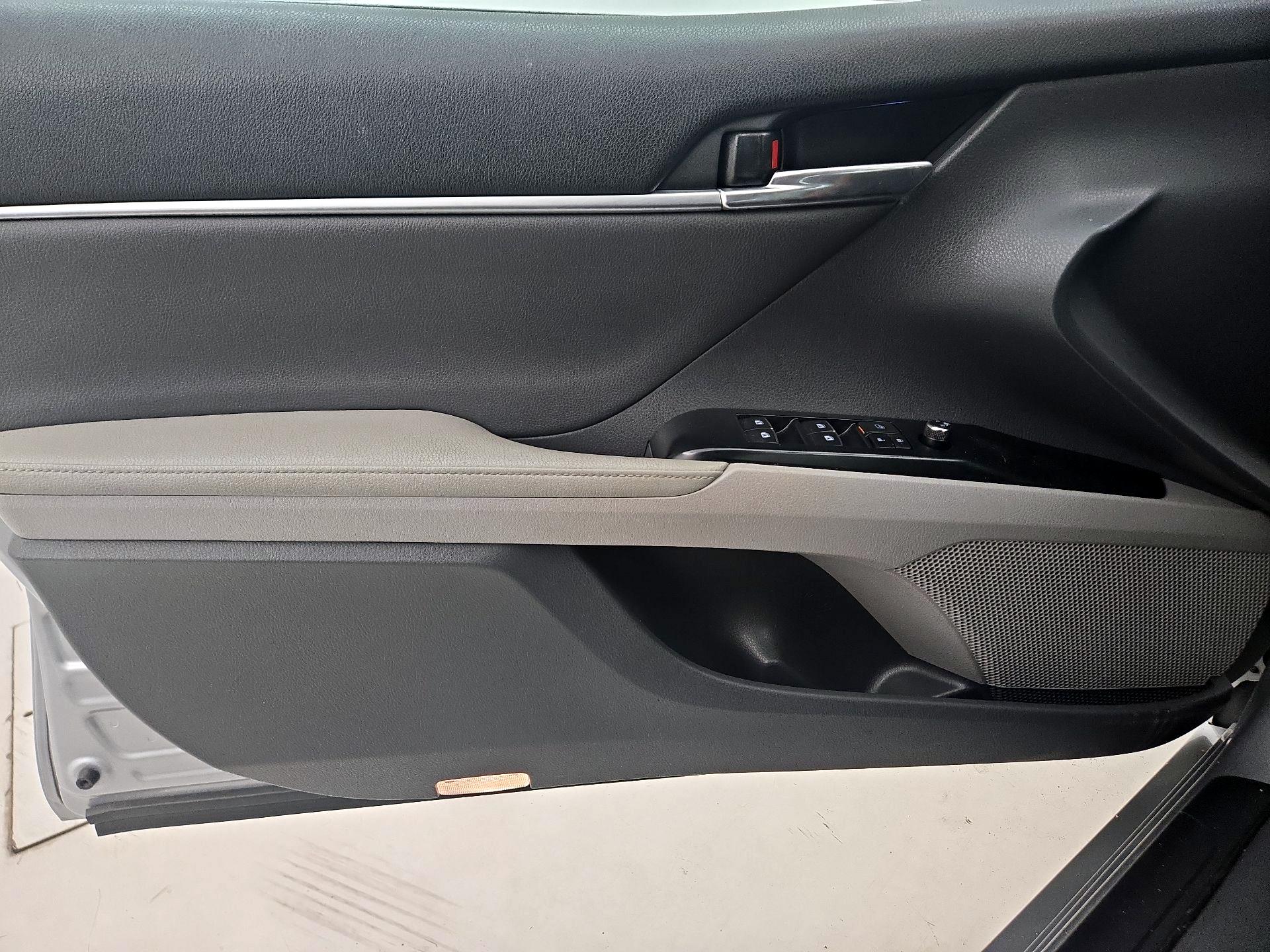 Thumbnail: 2020 Toyota Camry - 12