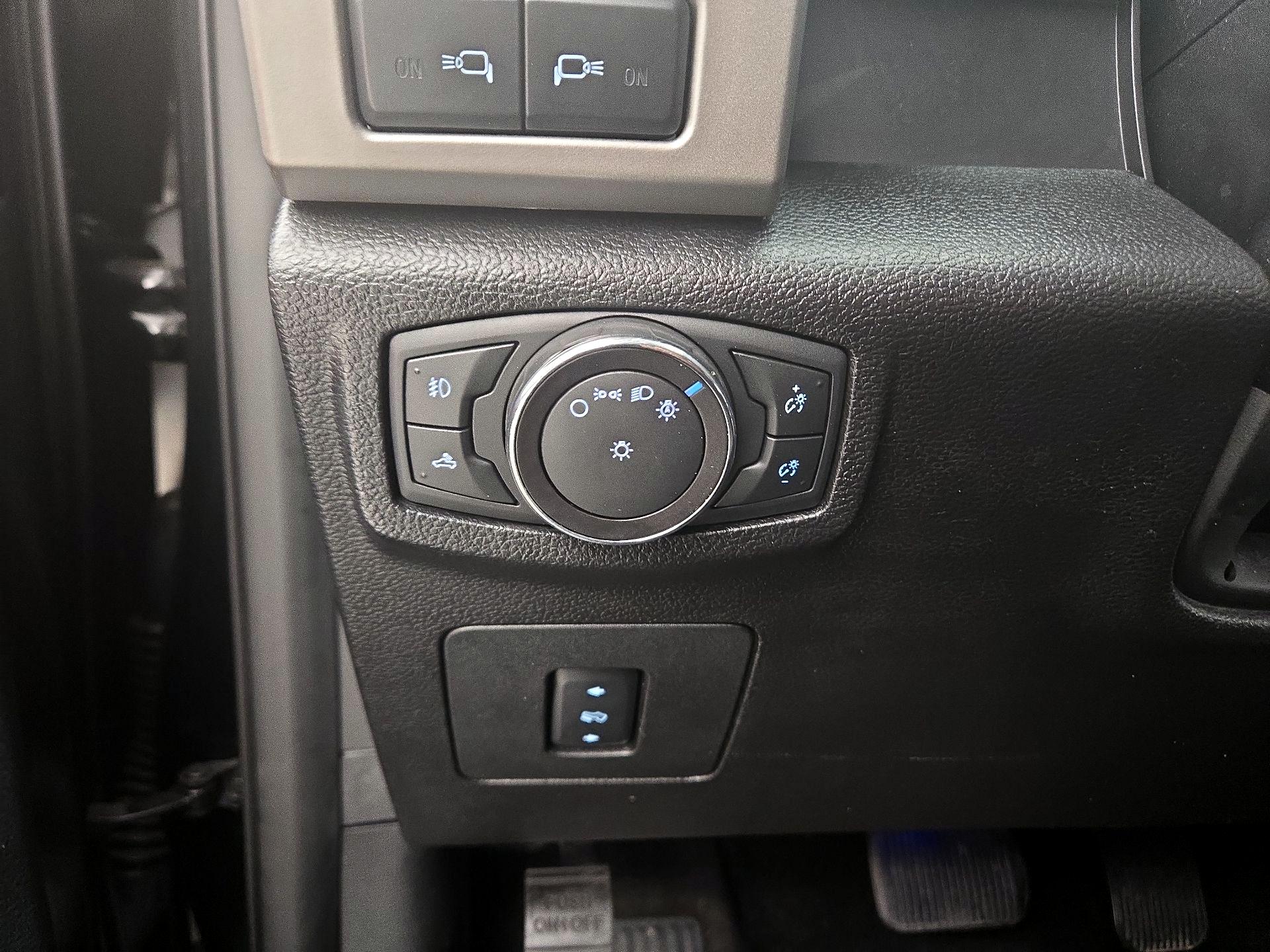 Thumbnail: 2015 Ford F-150 - 13