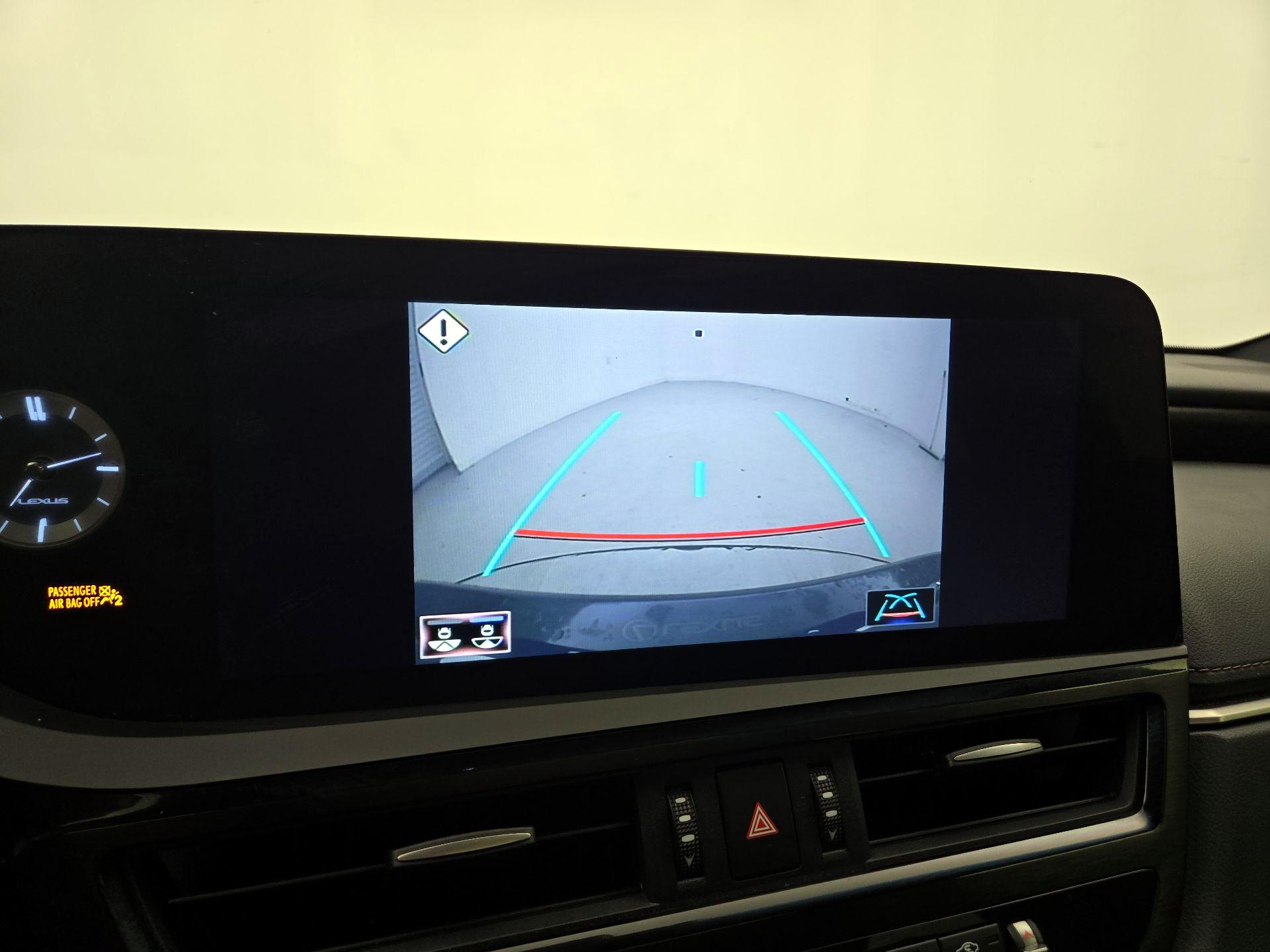 Thumbnail: 2022 Lexus ES - 15