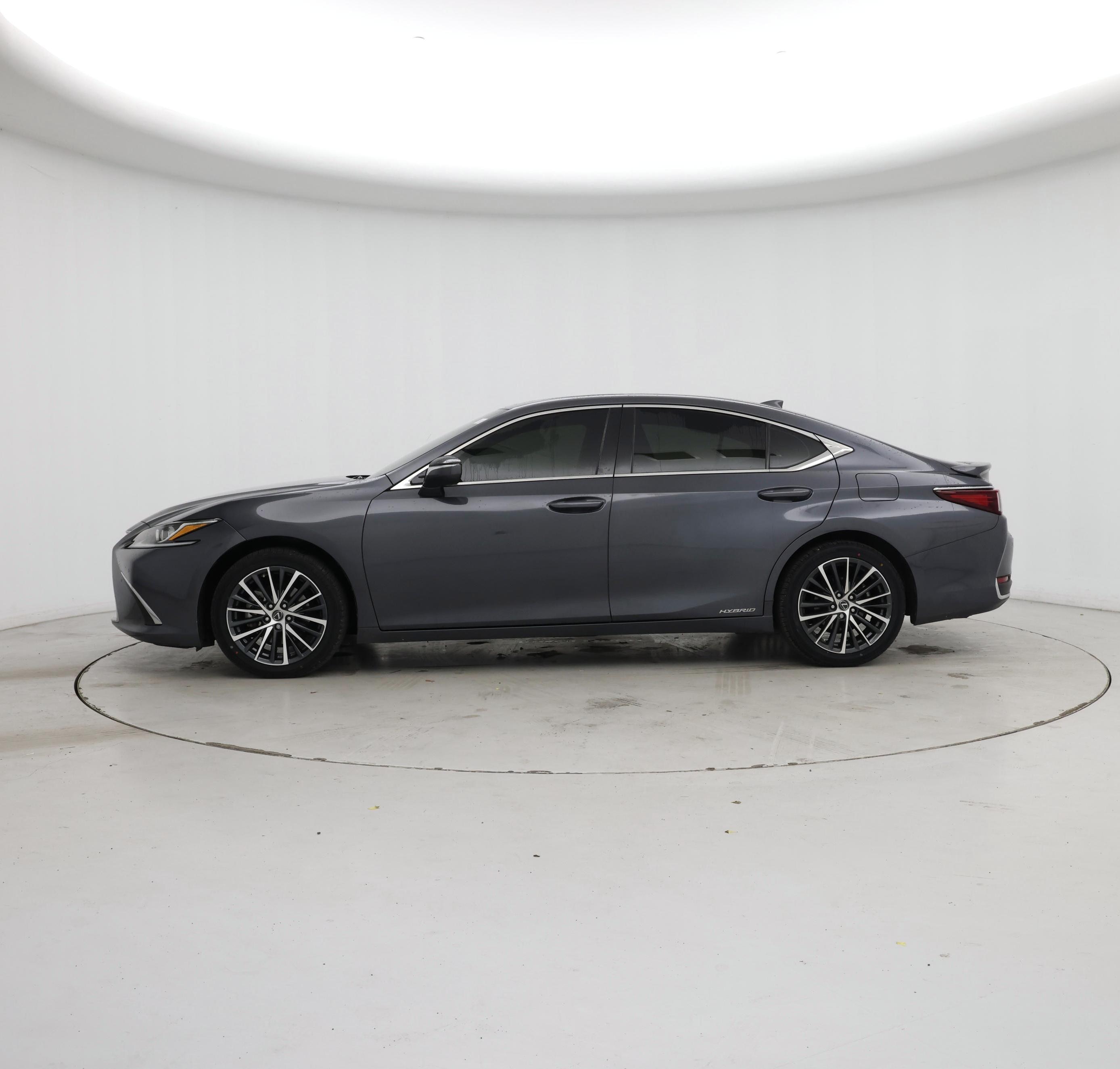 Thumbnail: 2022 Lexus ES - 3