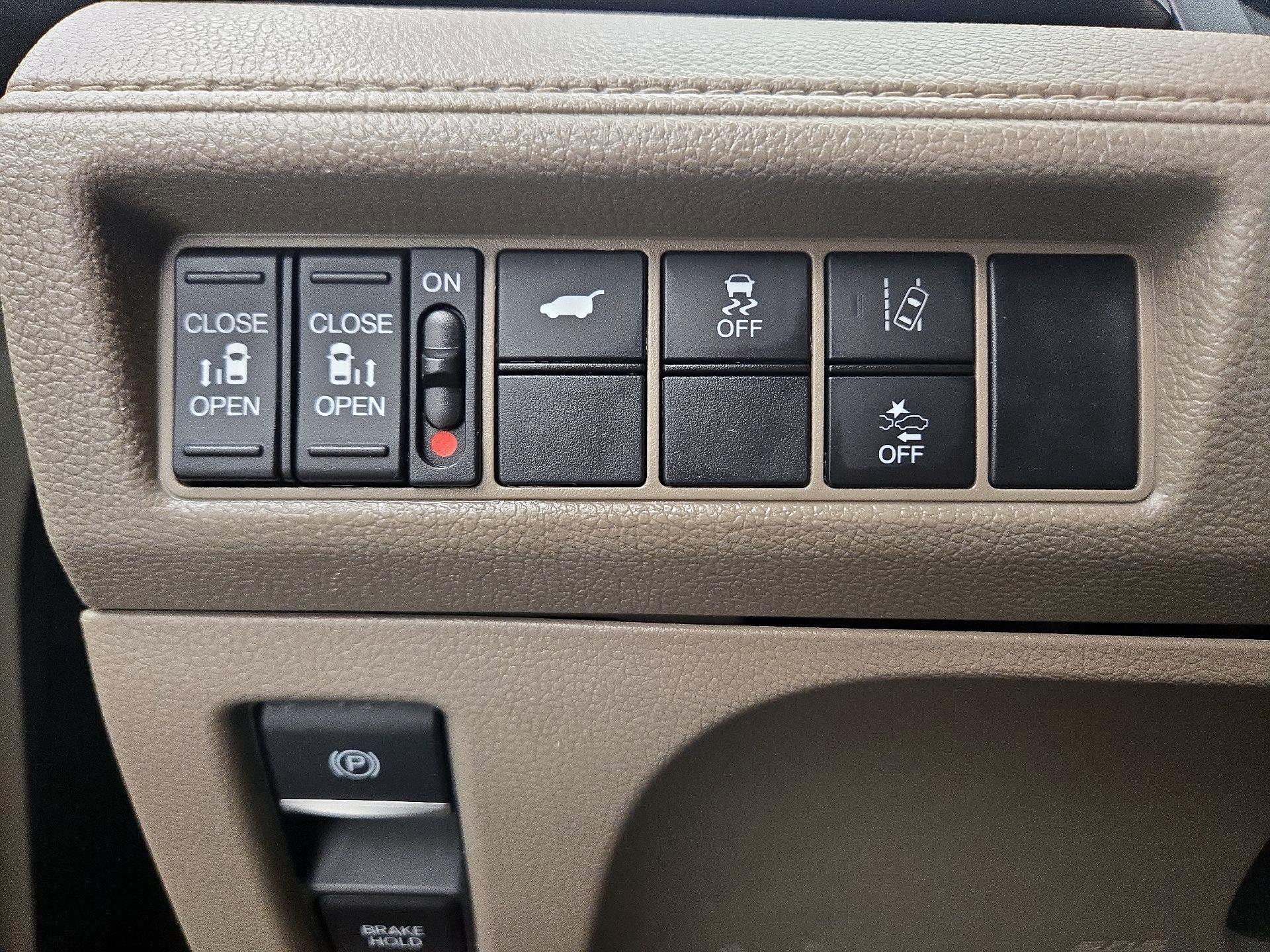 Thumbnail: 2018 Honda Odyssey - 13