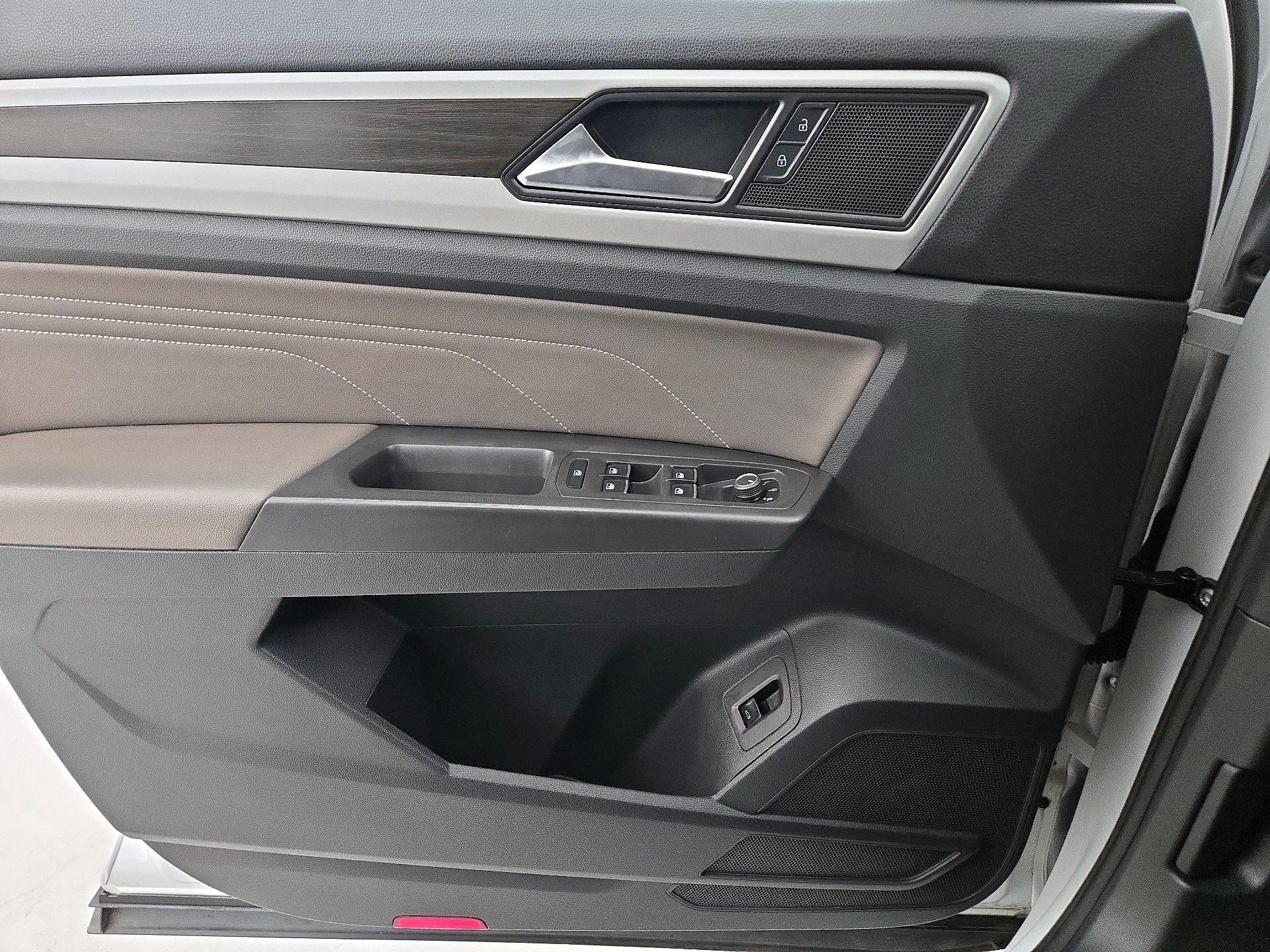 Thumbnail: 2022 Volkswagen Atlas - 12