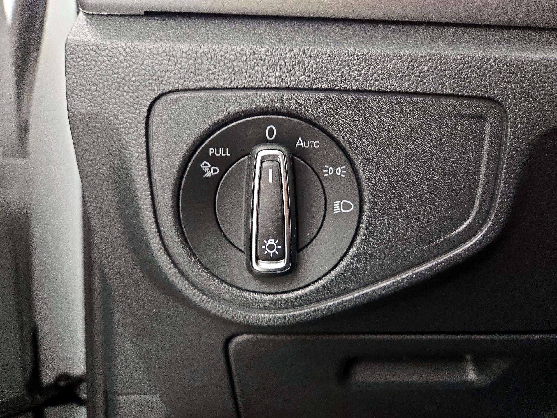 Thumbnail: 2022 Volkswagen Atlas - 13