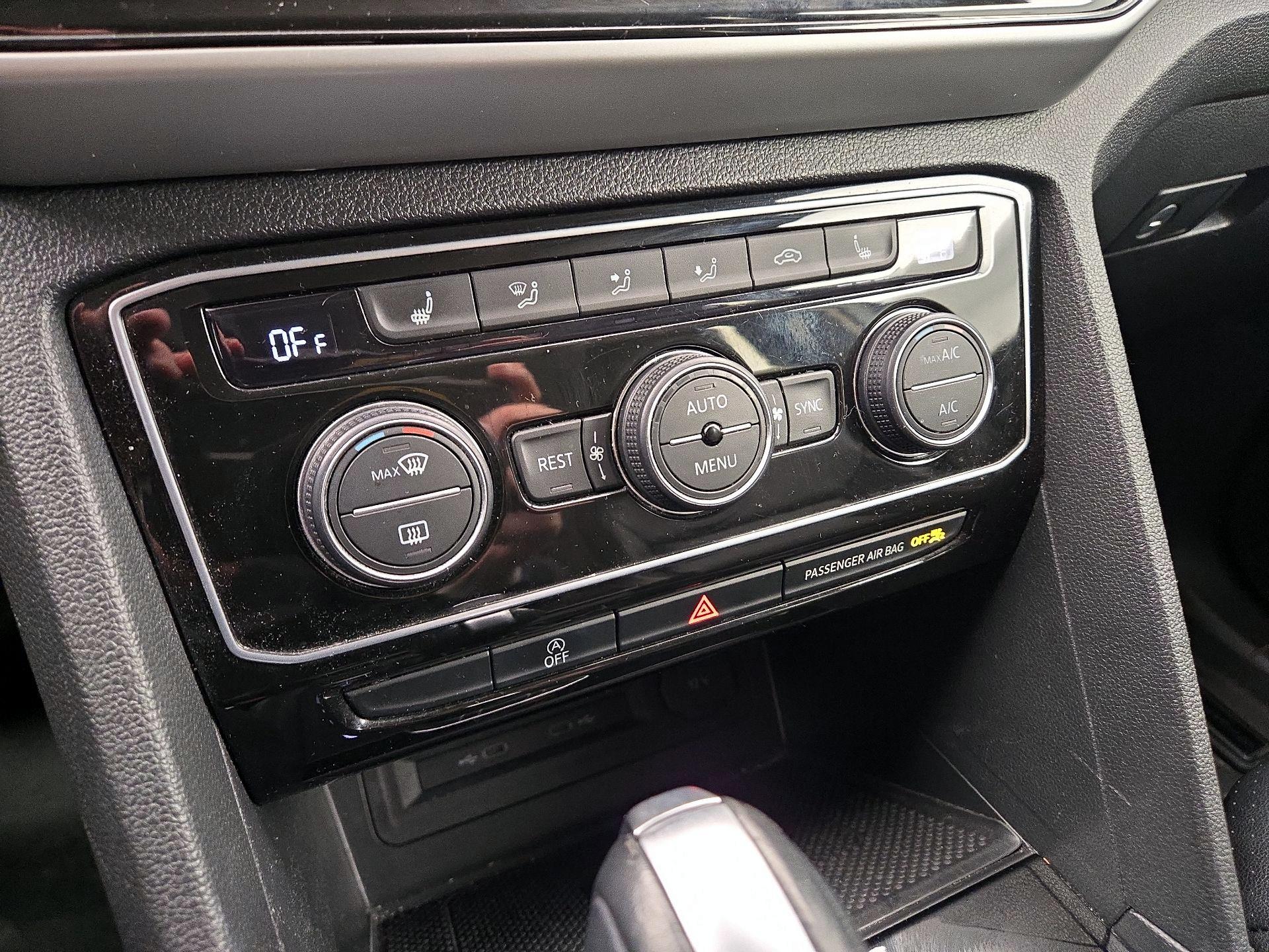 Thumbnail: 2022 Volkswagen Atlas - 16