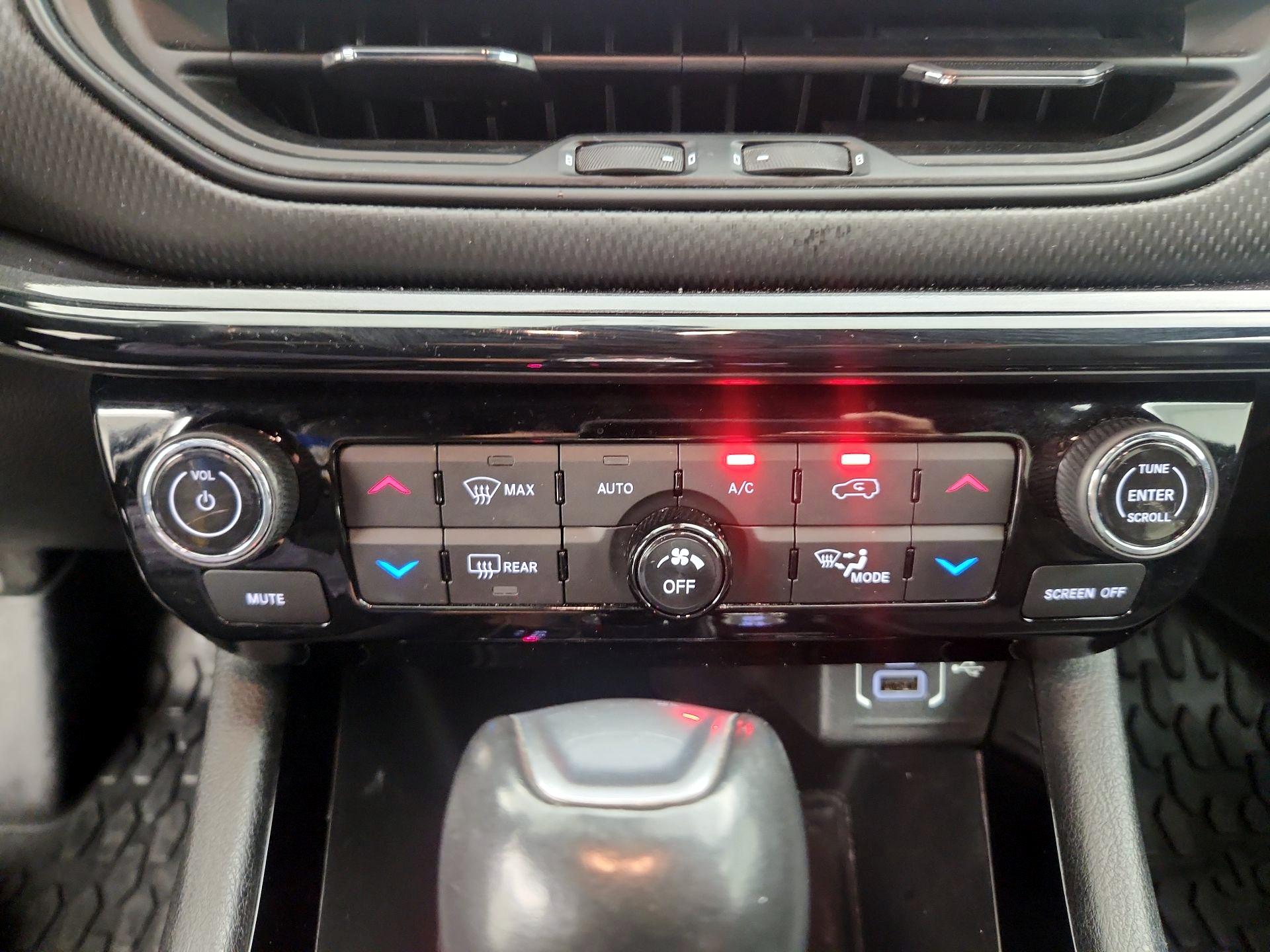 Thumbnail: 2022 Jeep Compass - 16