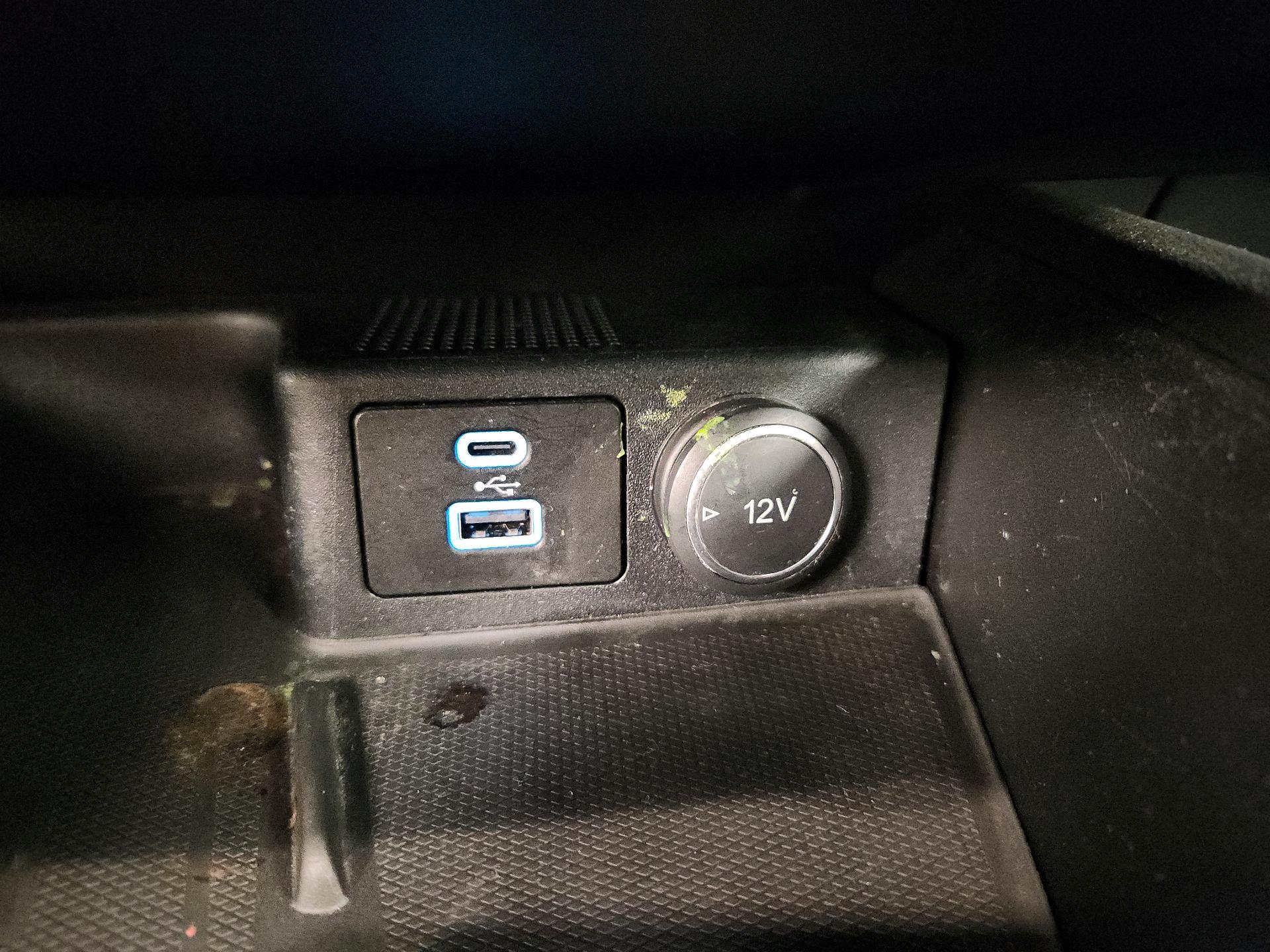 Thumbnail: 2021 Ford Escape - 18