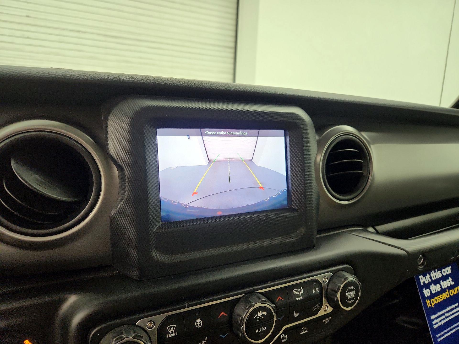 Thumbnail: 2022 Jeep Wrangler - 14