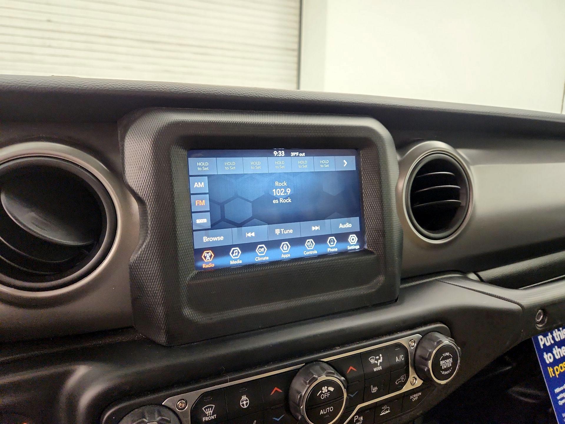 Thumbnail: 2022 Jeep Wrangler - 15