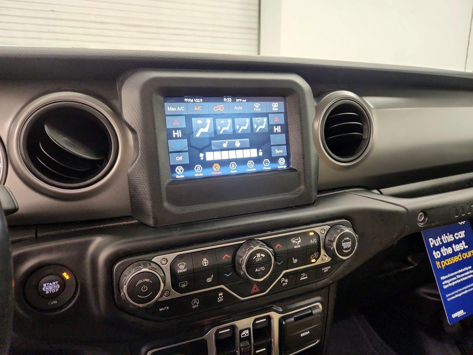 Thumbnail: 2022 Jeep Wrangler - 16