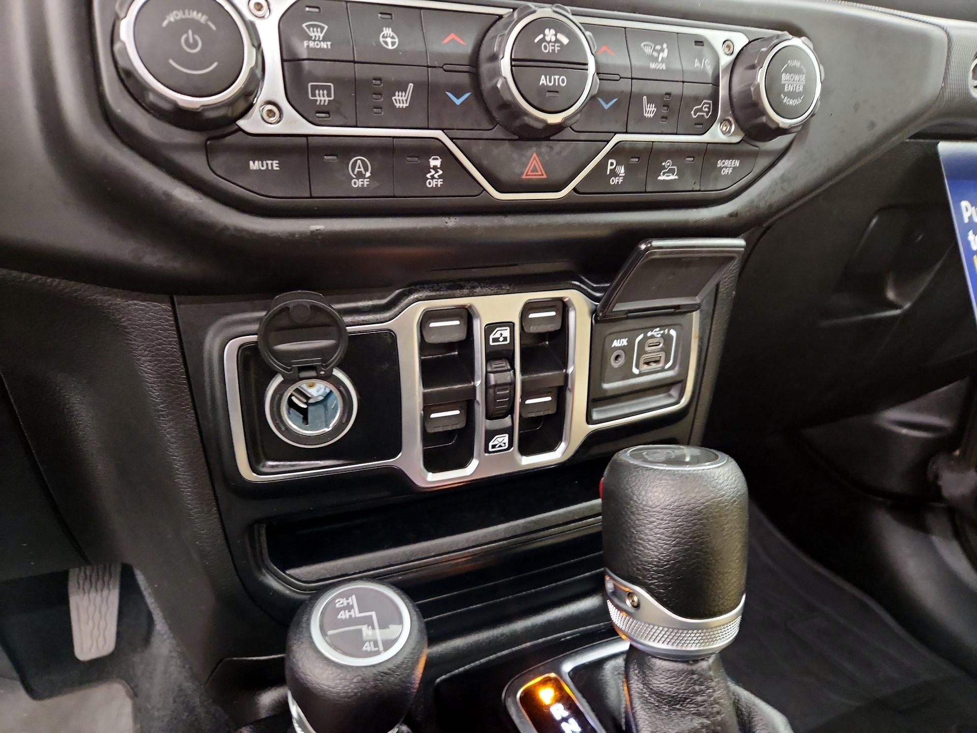 Thumbnail: 2022 Jeep Wrangler - 18