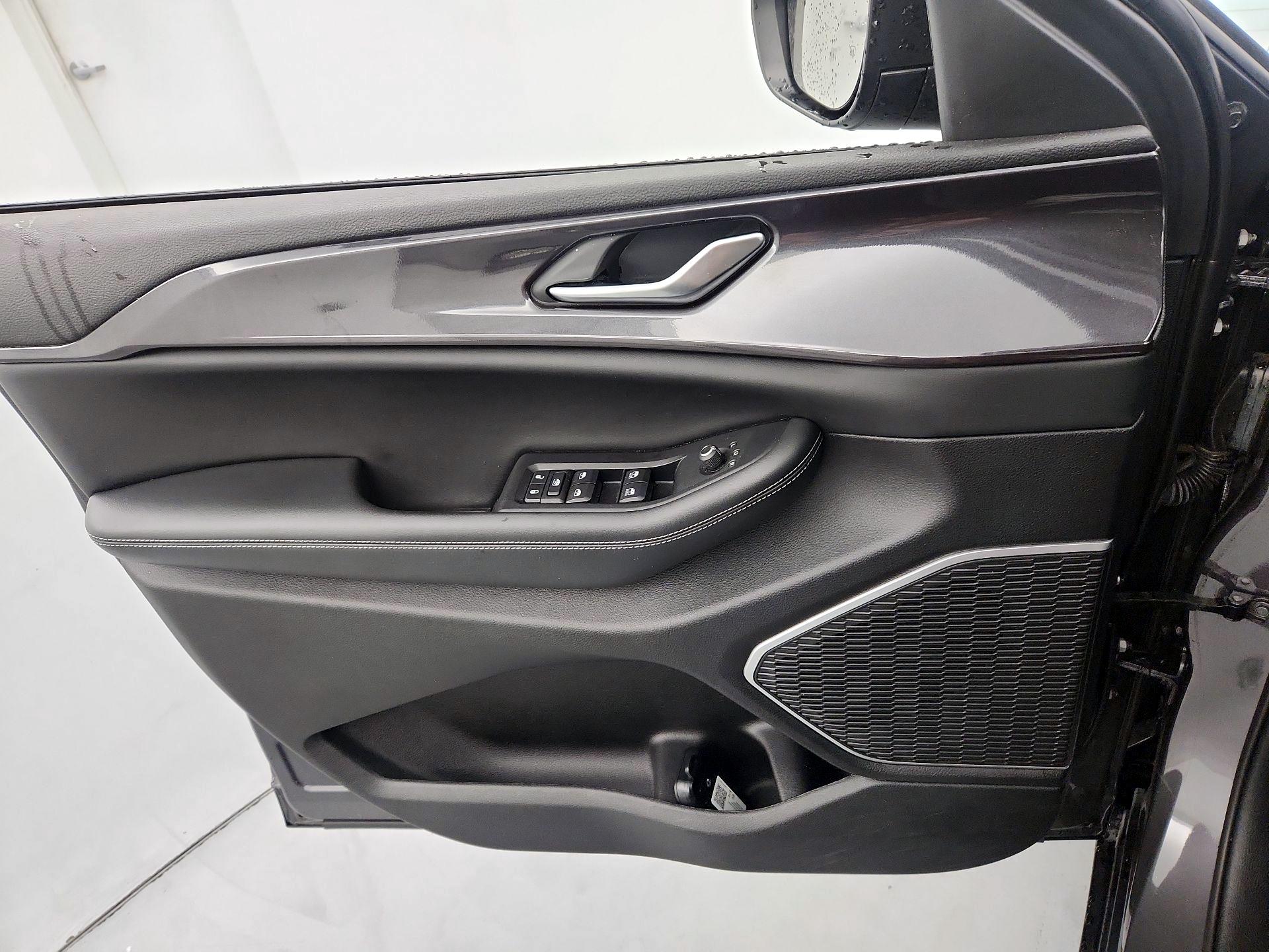 Thumbnail: 2022 Jeep Grand Cherokee - 12