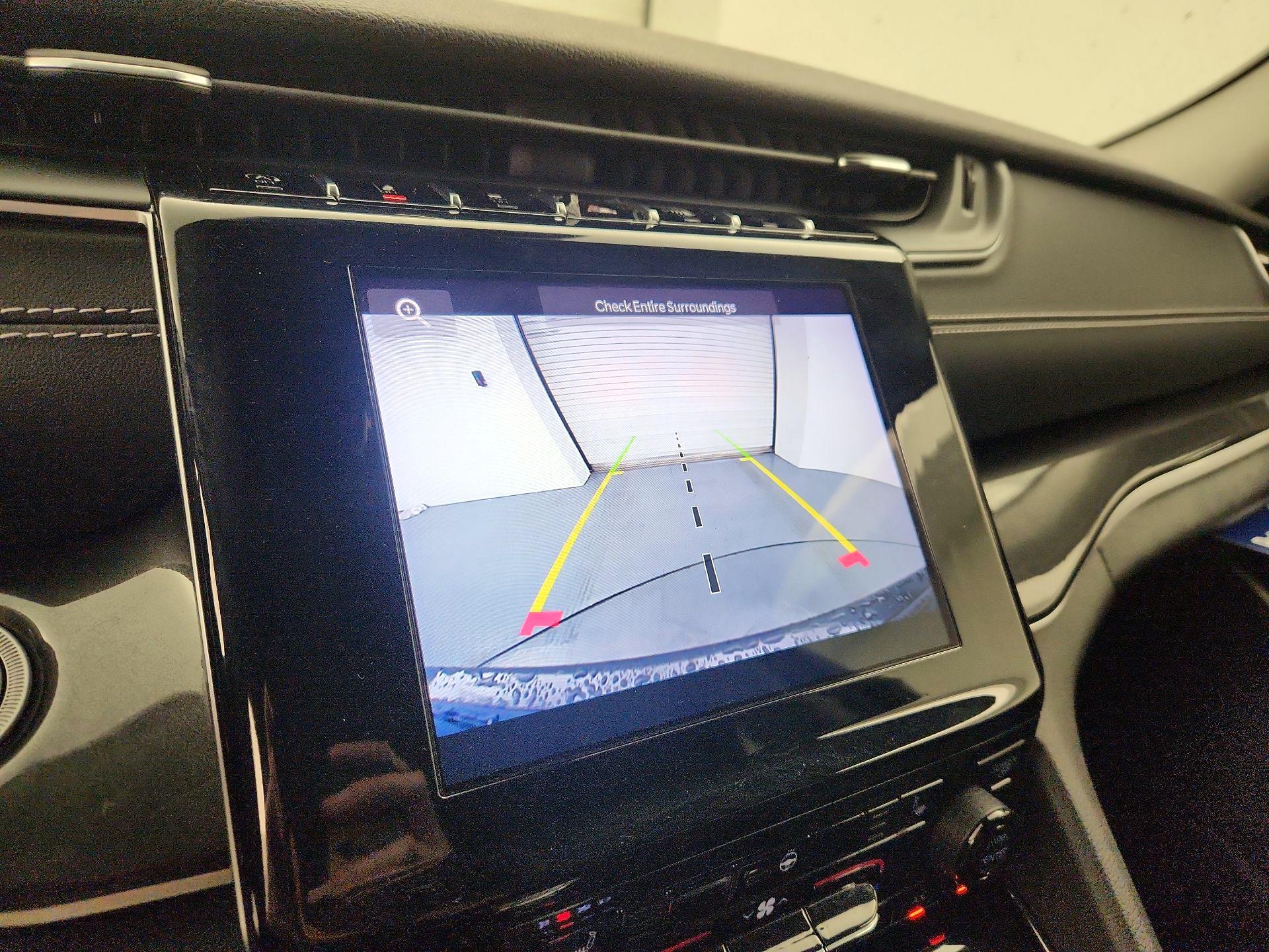 Thumbnail: 2022 Jeep Grand Cherokee - 14