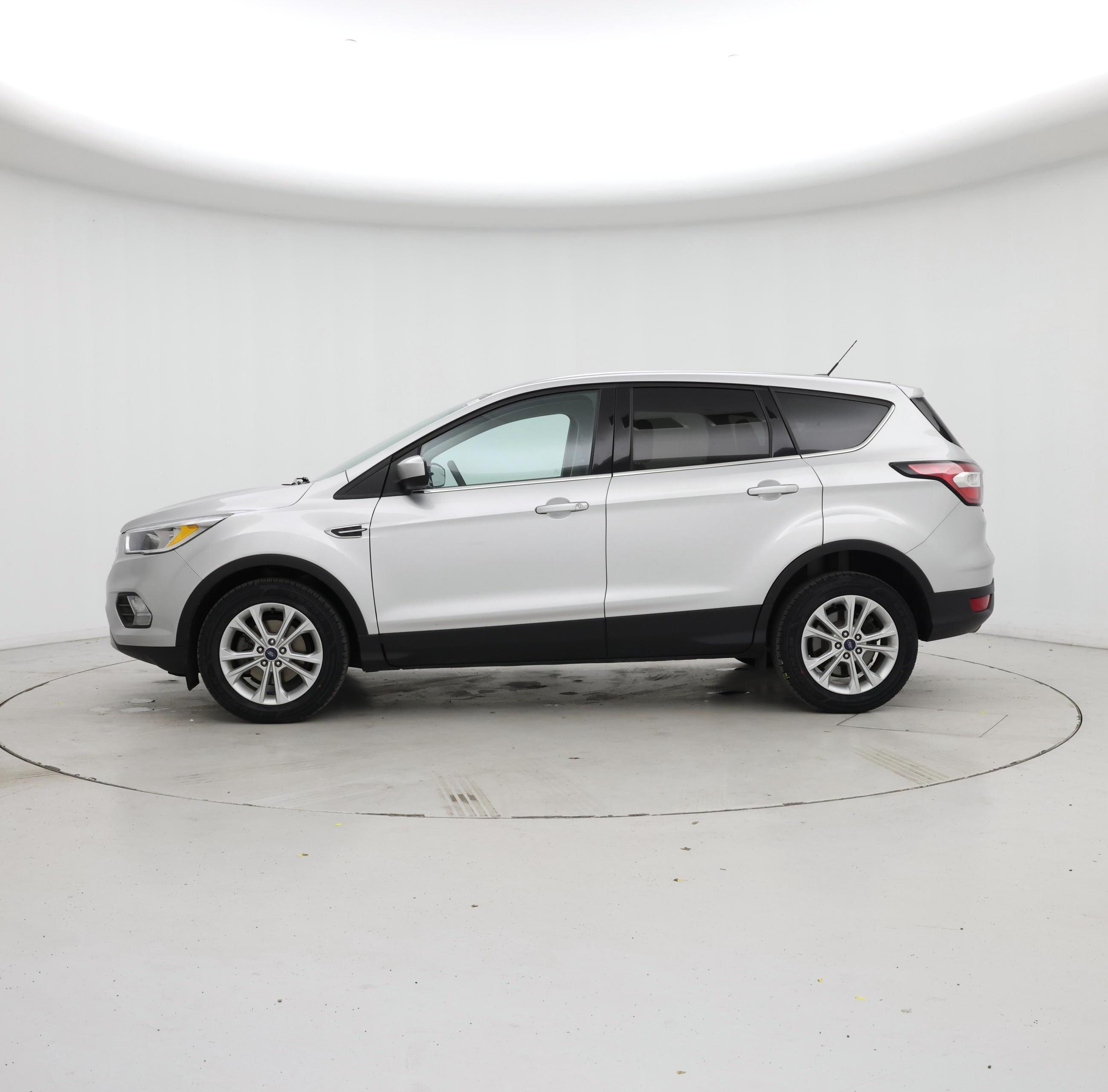 Thumbnail: 2017 Ford Escape - 3