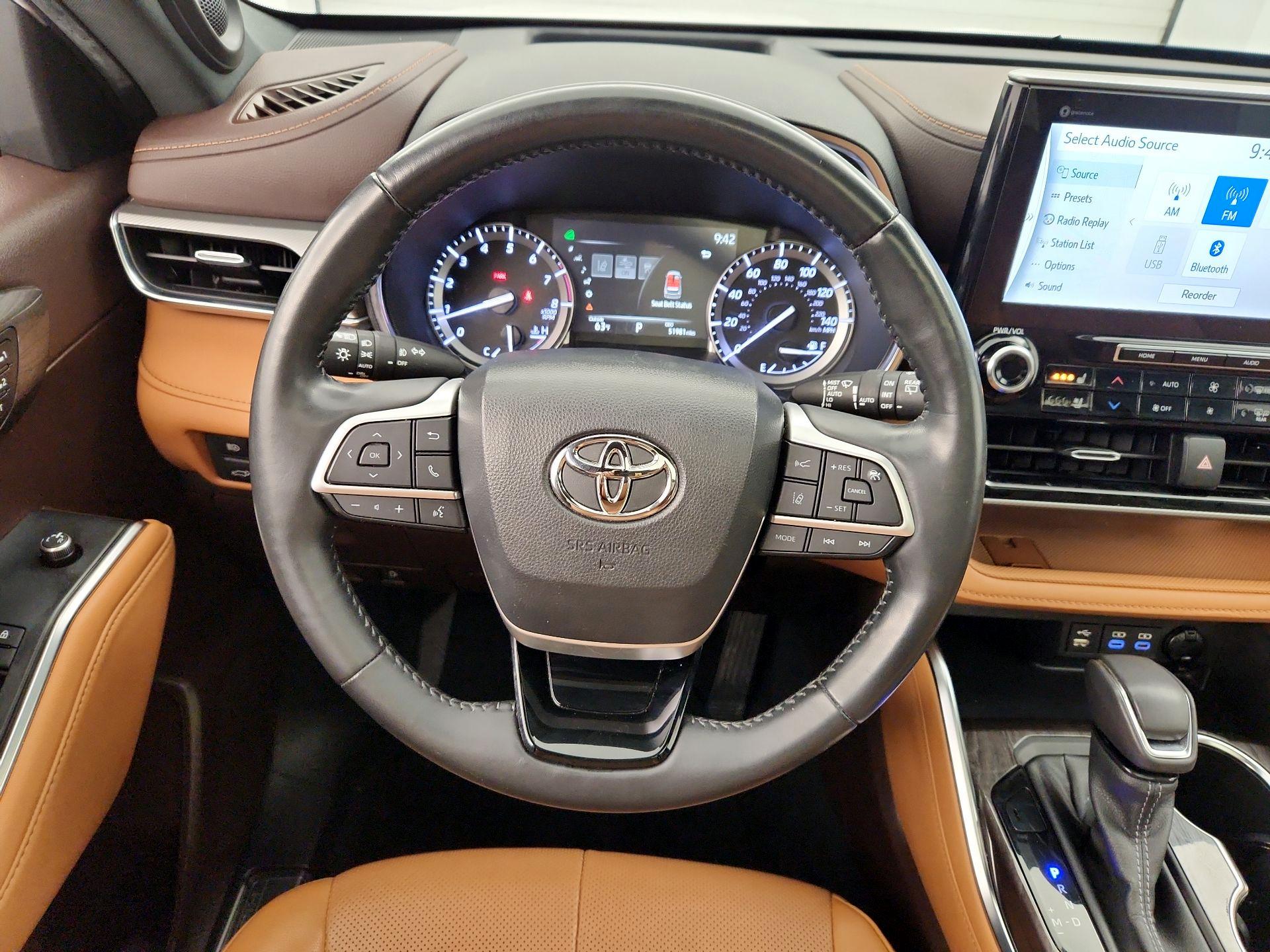 Thumbnail: 2022 Toyota Highlander - 10