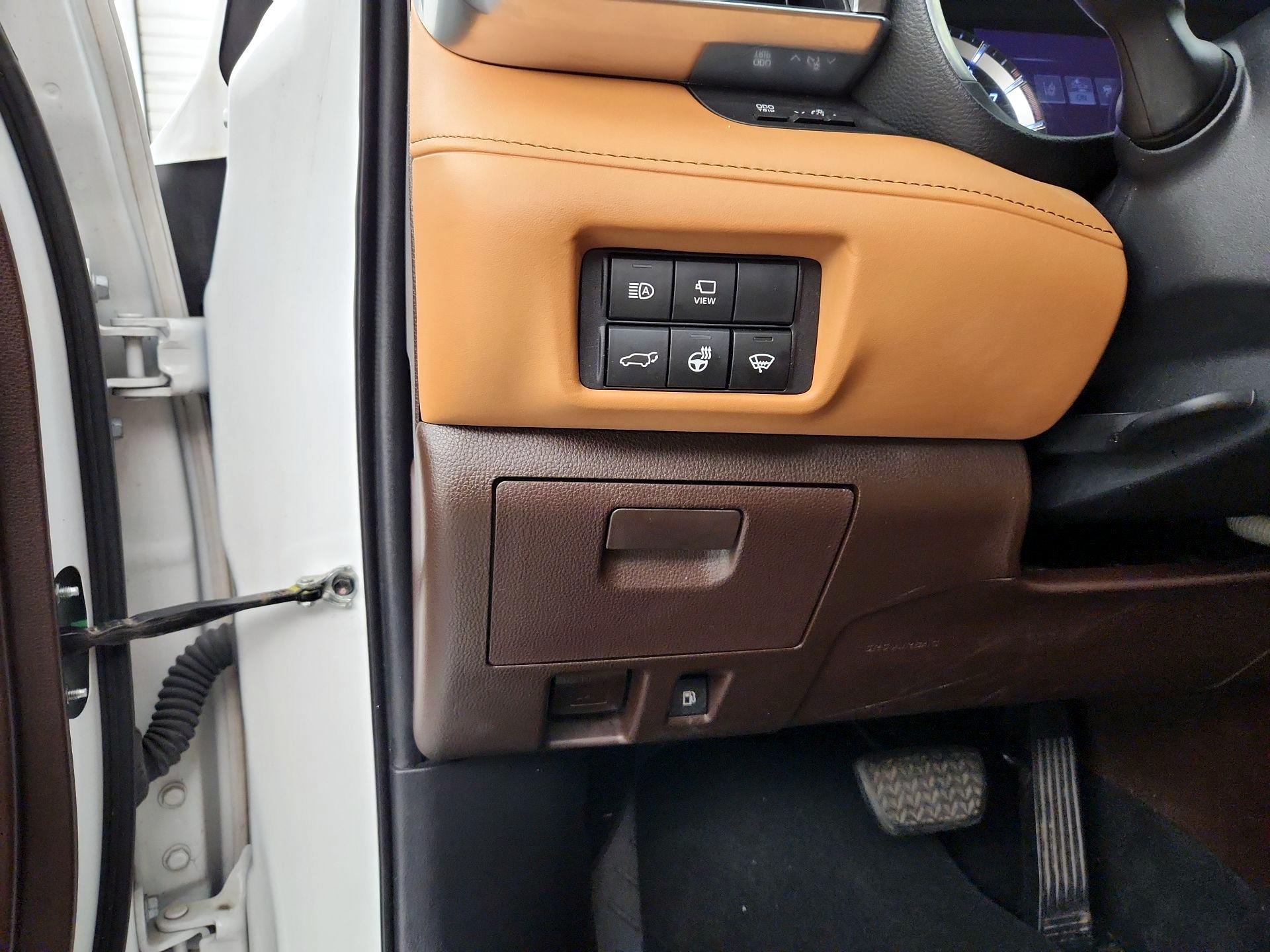 Thumbnail: 2022 Toyota Highlander - 13