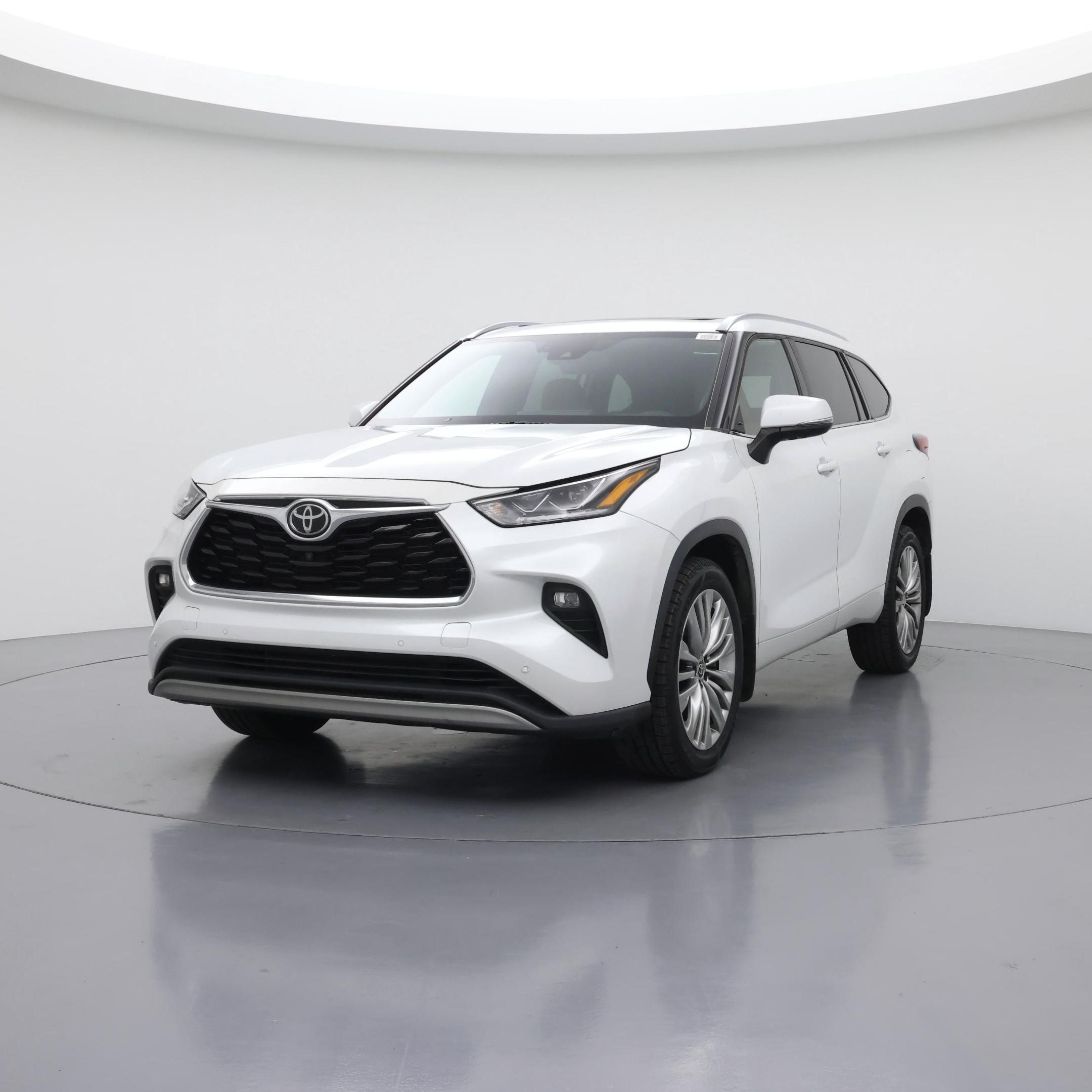Thumbnail: 2022 Toyota Highlander - 4