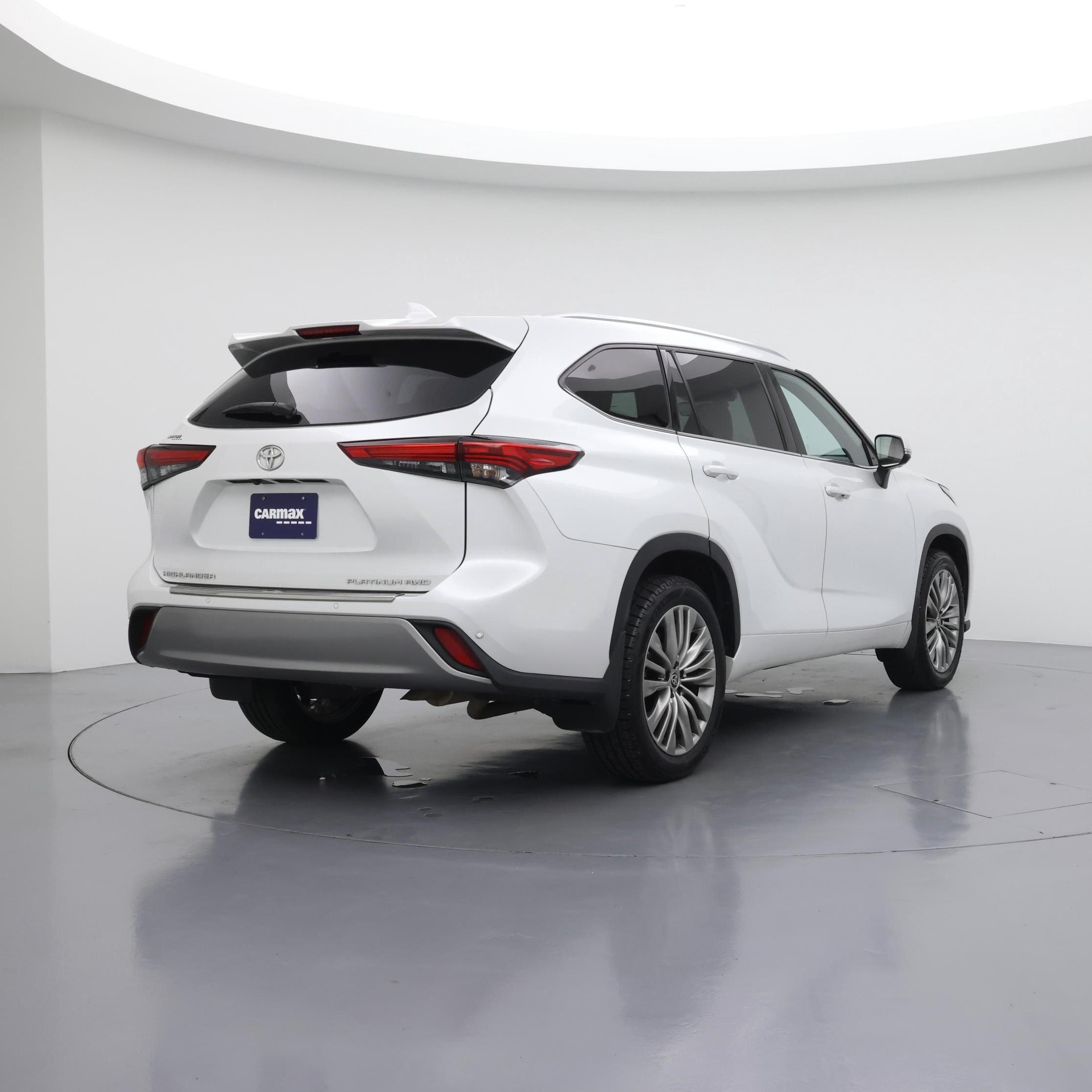 Thumbnail: 2022 Toyota Highlander - 8