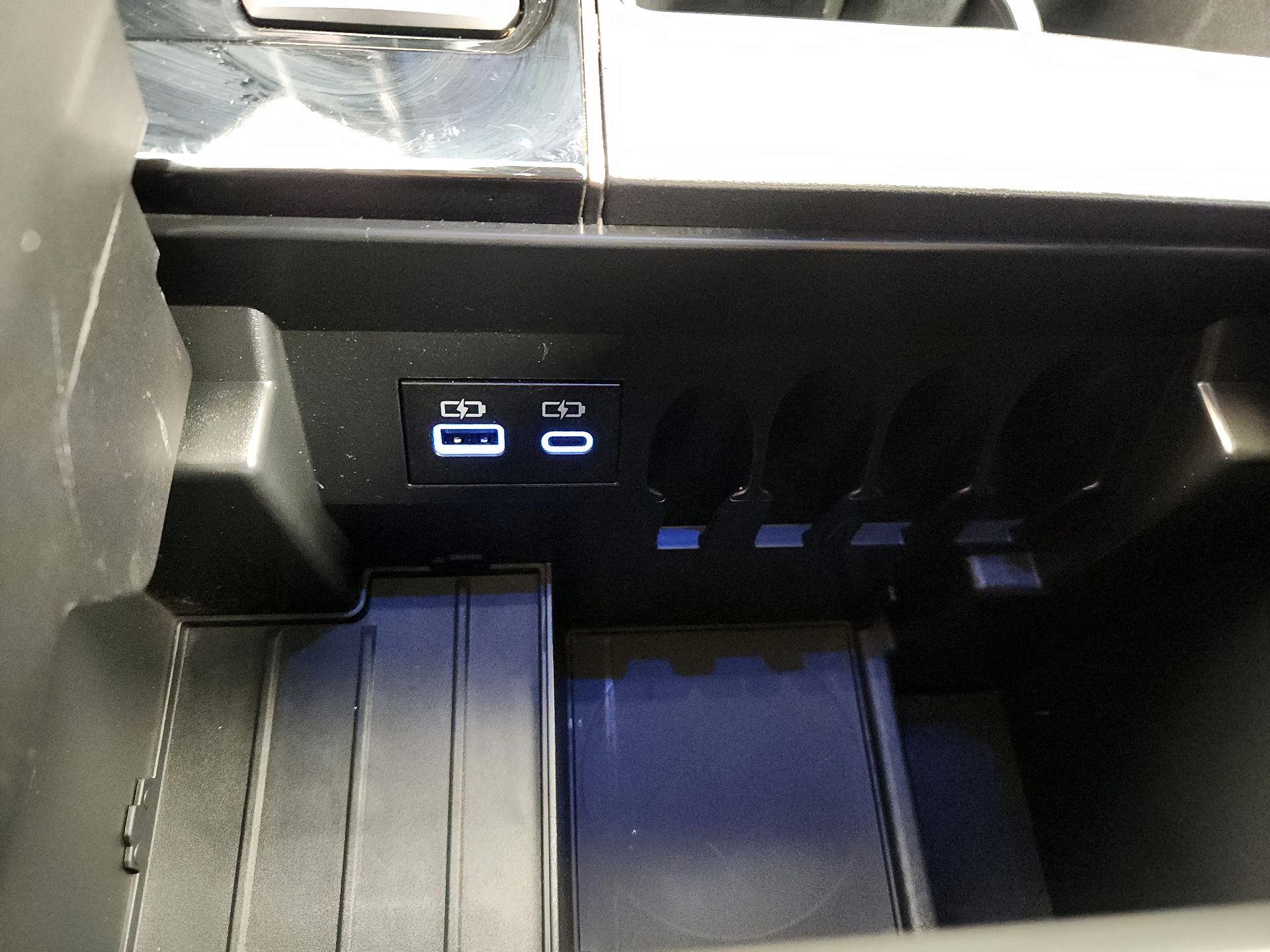 Thumbnail: 2023 Toyota Tundra - 18