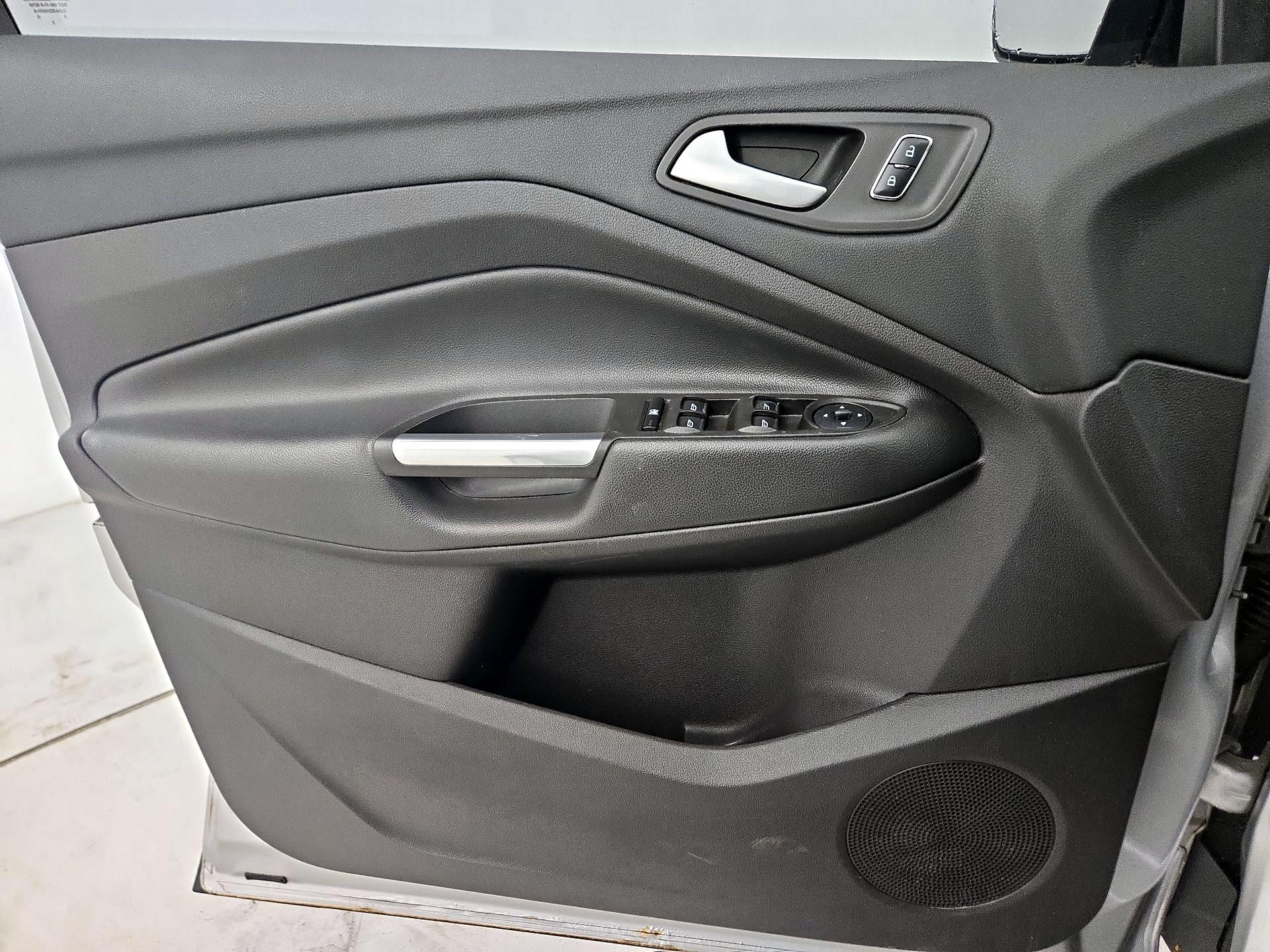 Thumbnail: 2016 Ford Escape - 12