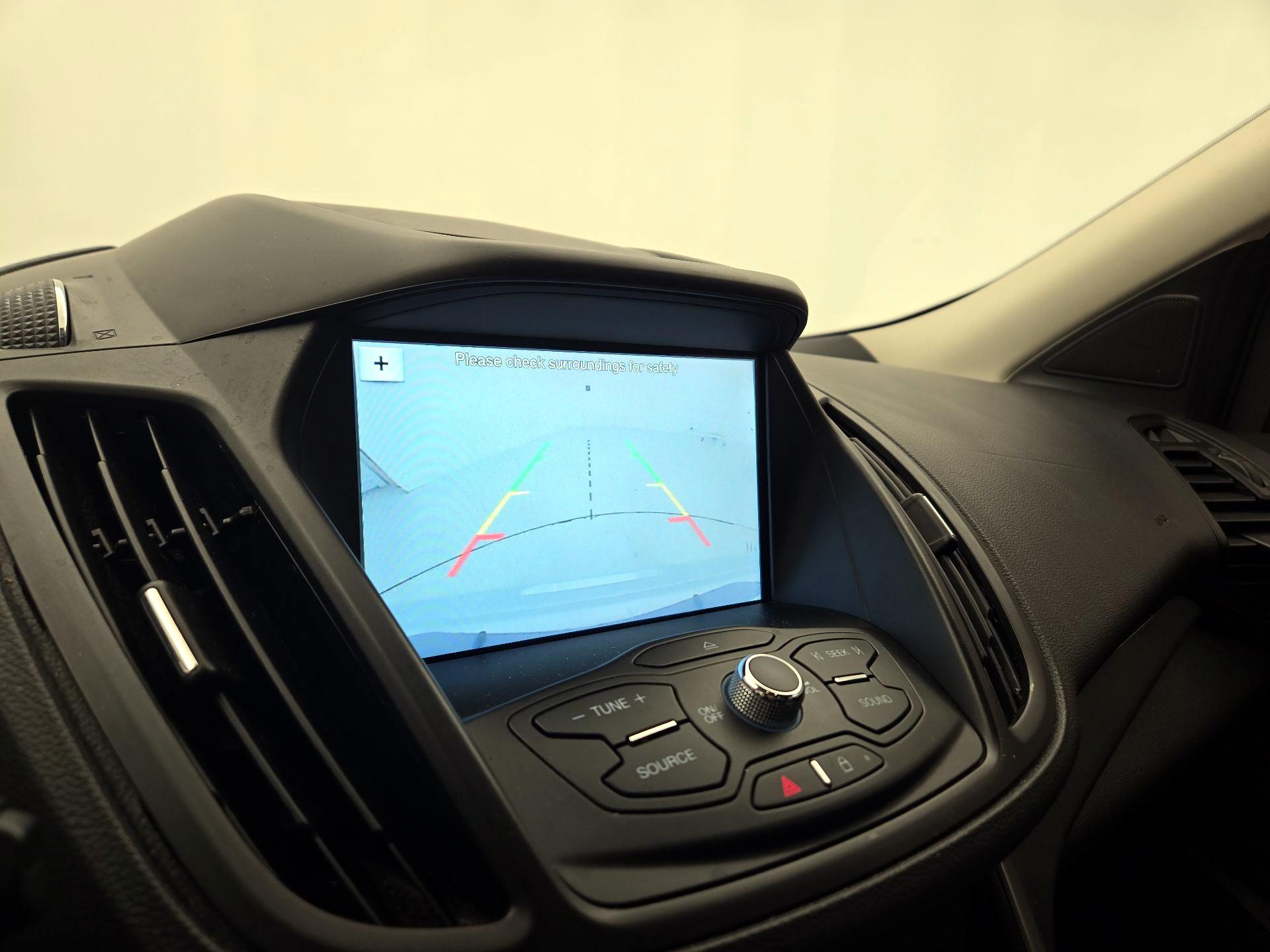 Thumbnail: 2016 Ford Escape - 14