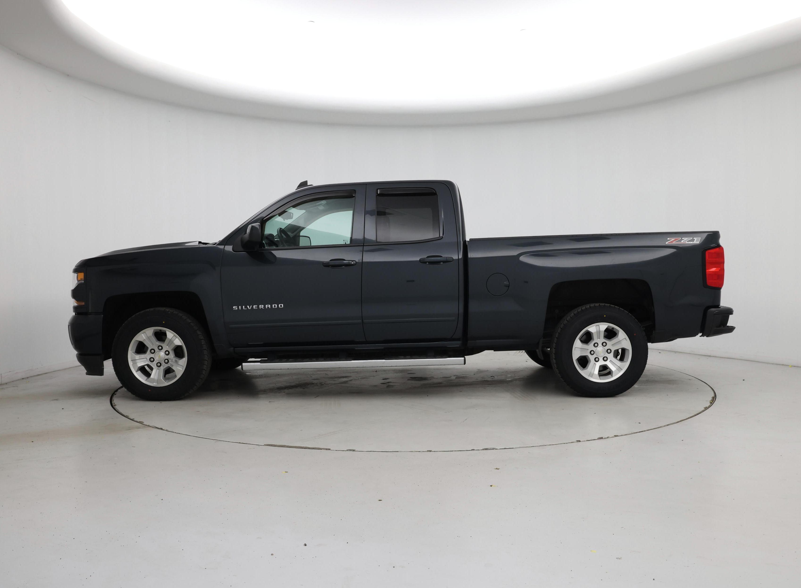 Thumbnail: 2017 Chevrolet Silverado 1500 - 3