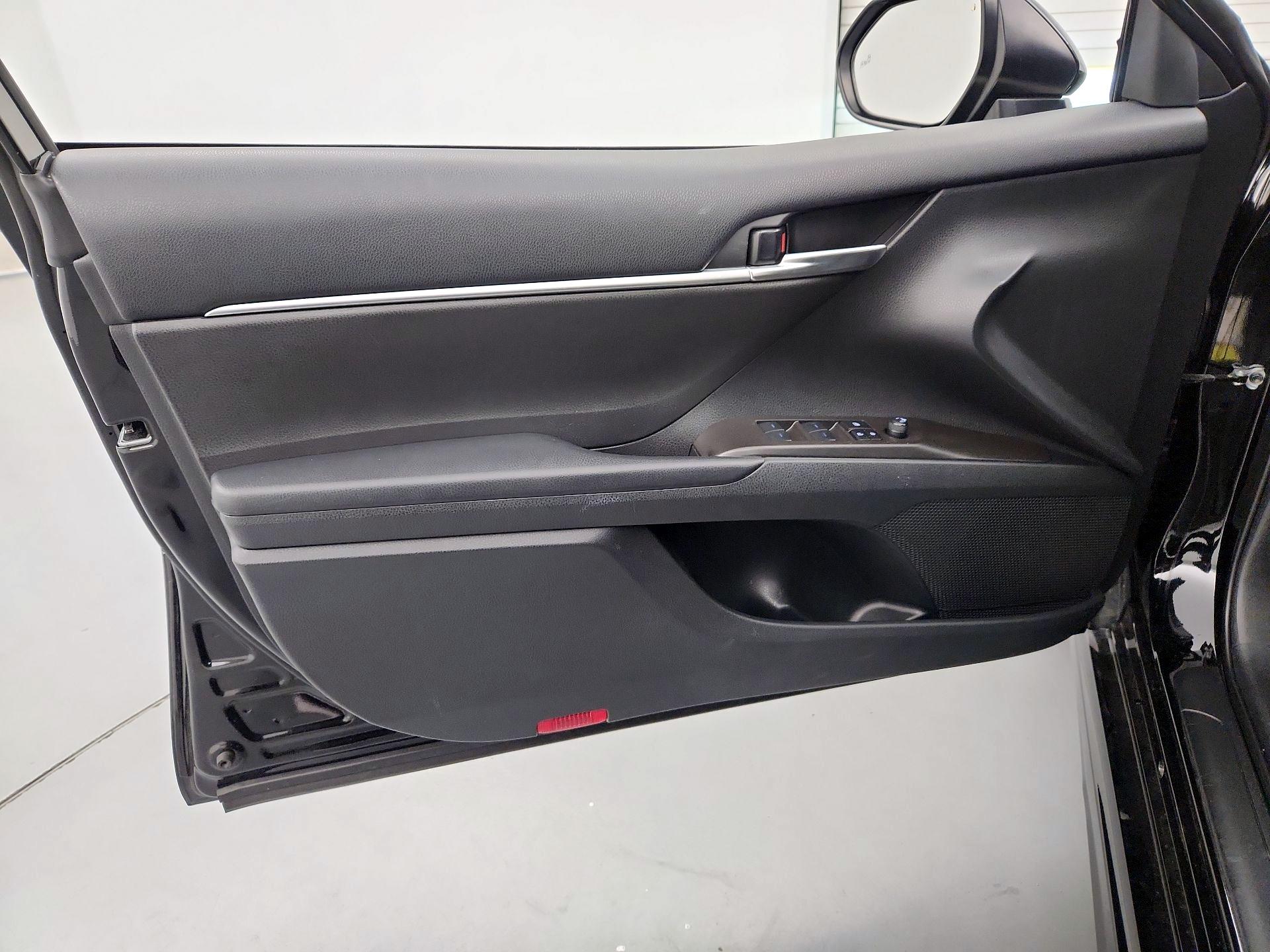 Thumbnail: 2023 Toyota Camry - 12