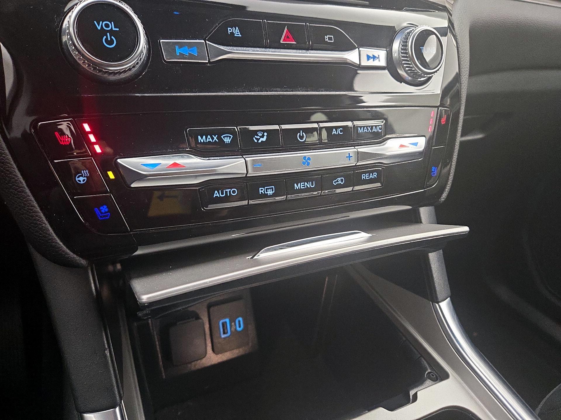 Thumbnail: 2023 Ford Explorer - 16