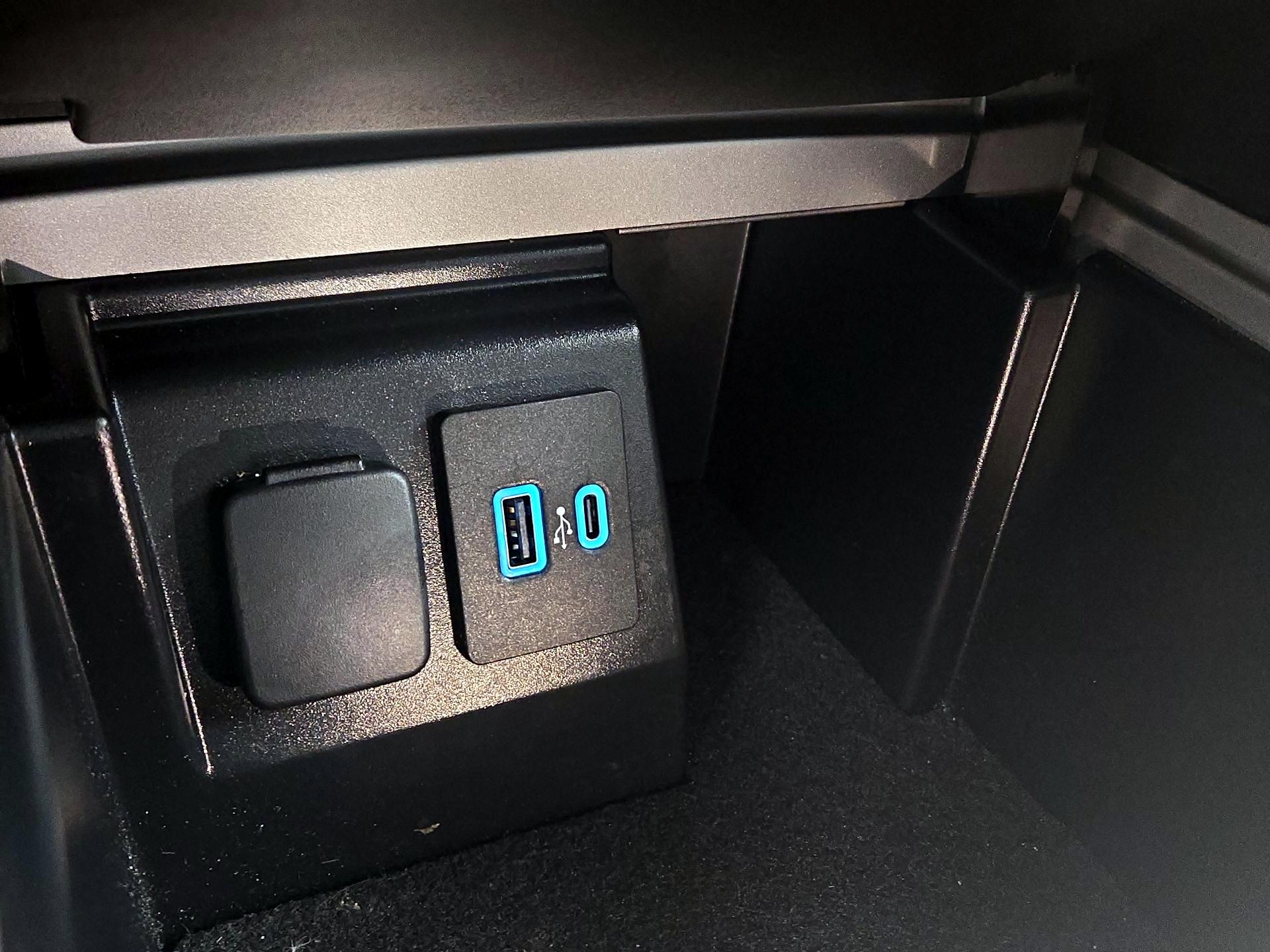 Thumbnail: 2023 Ford Explorer - 18