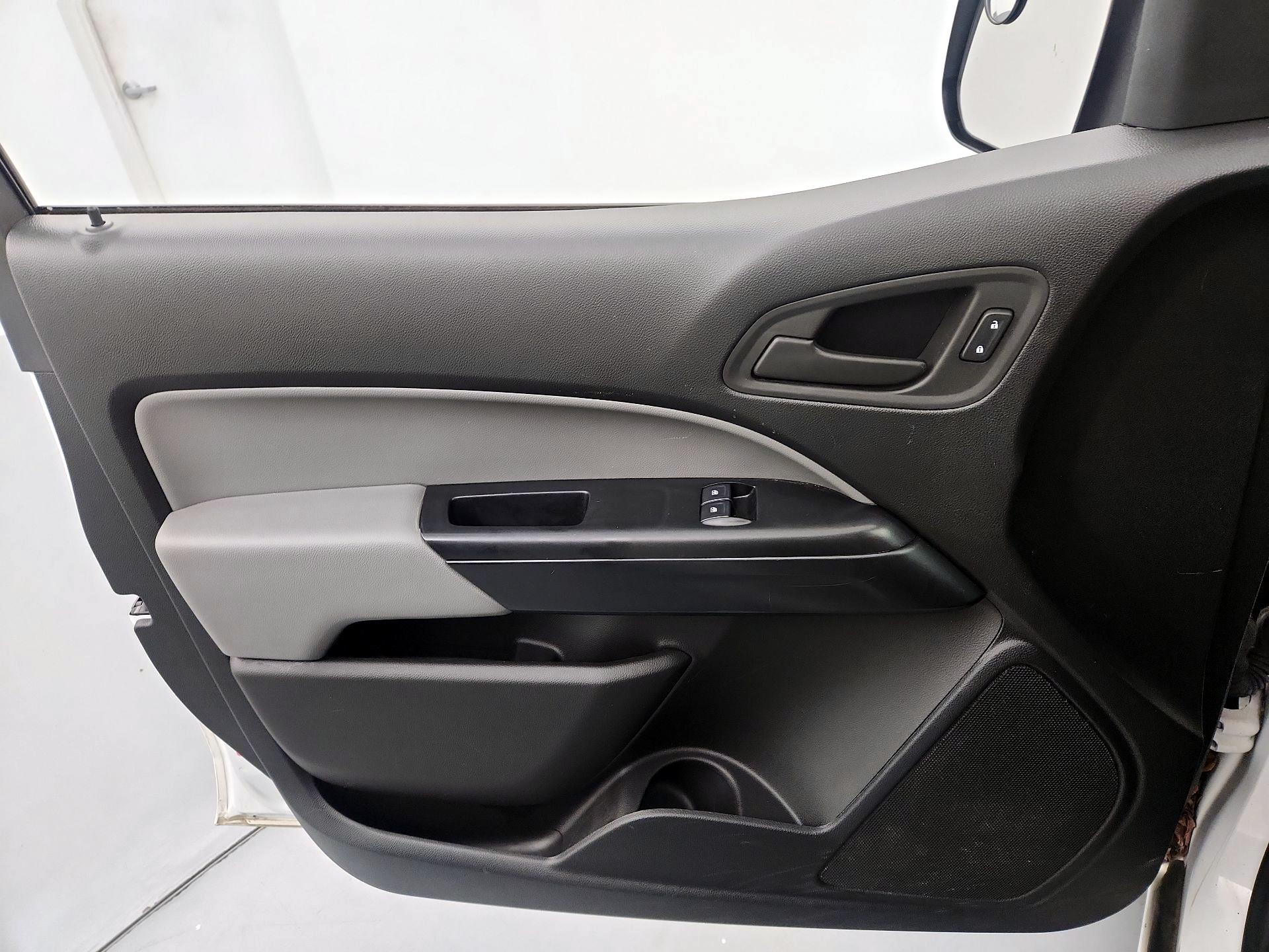 Thumbnail: 2022 Chevrolet Colorado - 12