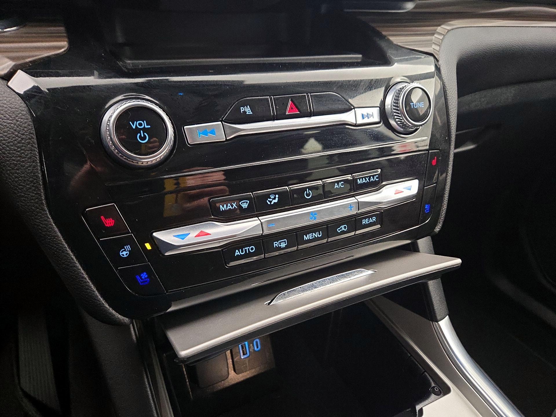 Thumbnail: 2023 Ford Explorer - 17